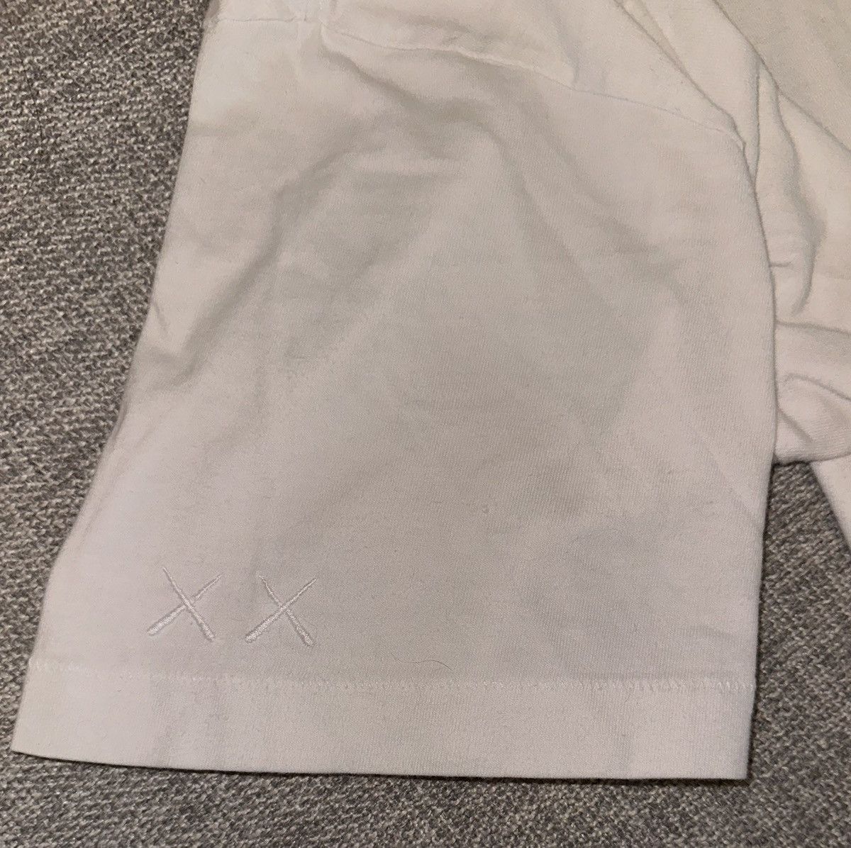 Kaws KAWS x Uniqlo Clean Slate Tee Size US L / EU 52-54 / 3 - 4 Thumbnail