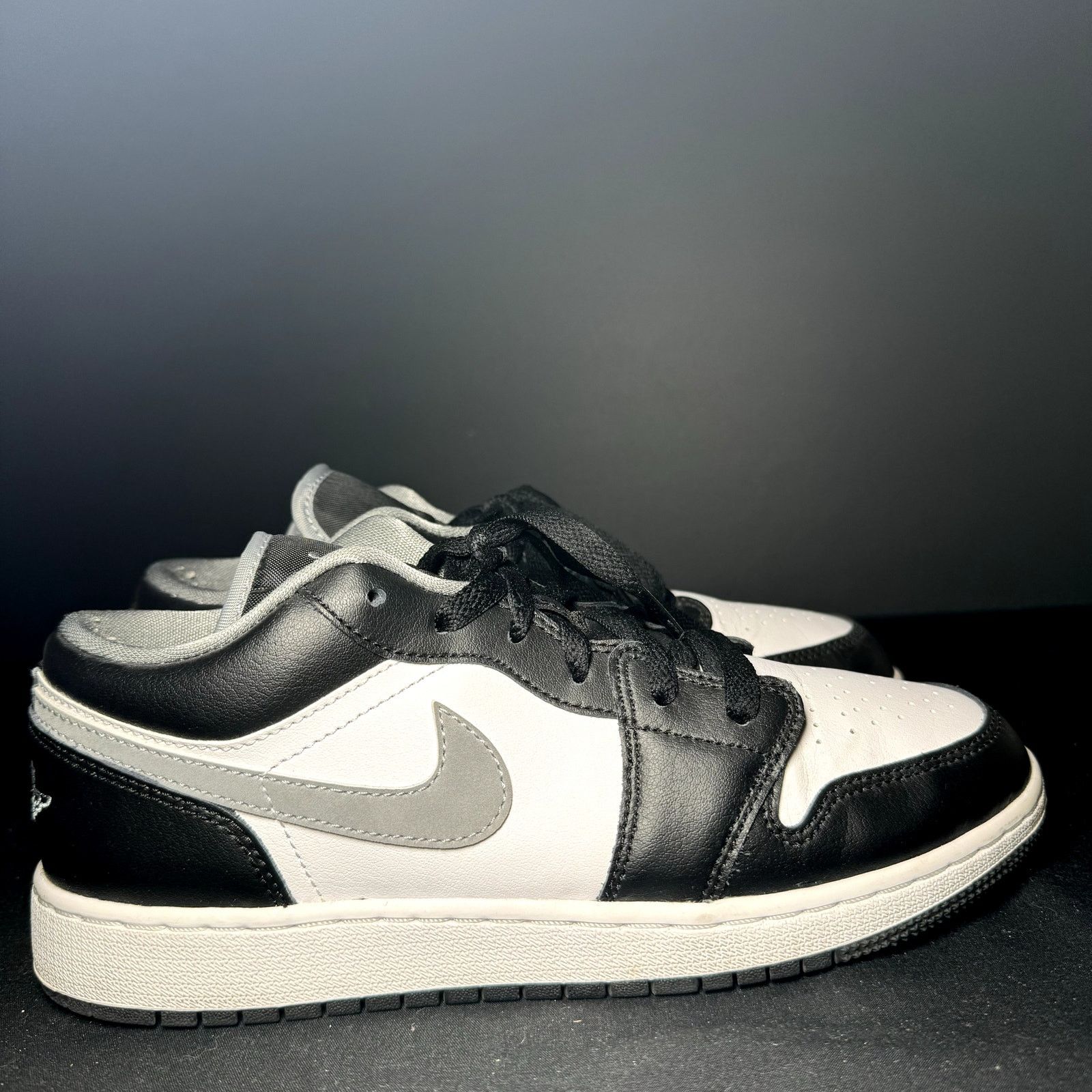 Jordan Brand × Nike Air Jordan 1 Low GS Black Medium Grey Men's Shoes - Size 7 Size US 7 / EU 40 - 1 Thumbnail
