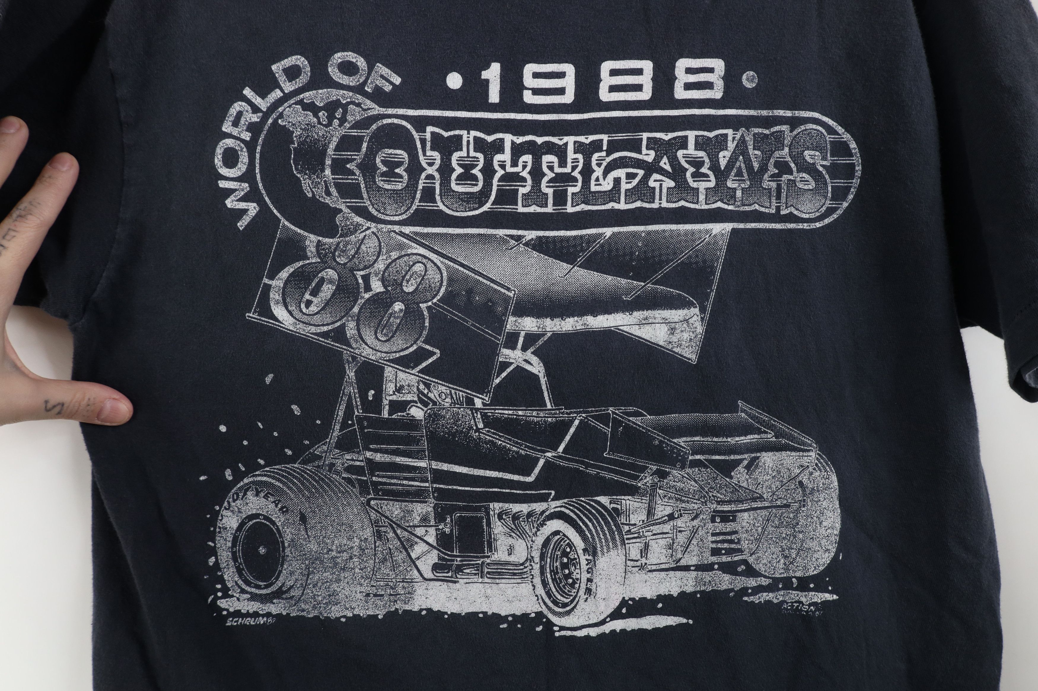 Vintage Vintage 80s 1988 World of Outlaws Car Racing T-Shirt USA Size US L / EU 52-54 / 3 - 4 Thumbnail