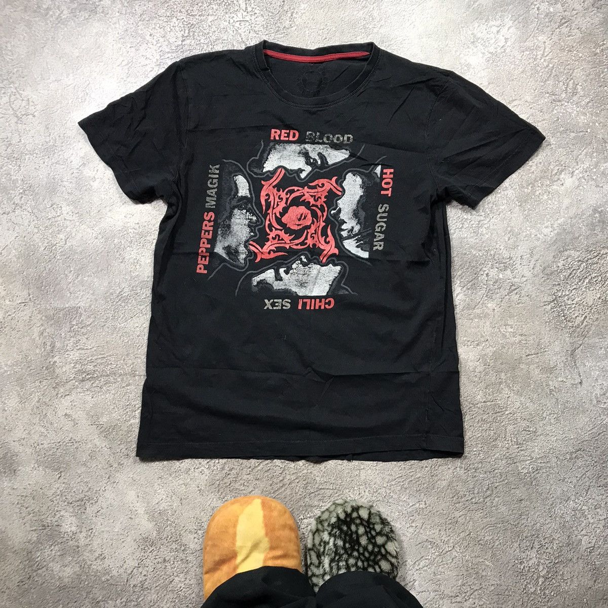 Vintage Y2K Red Blood Graphic Tee Streetwear Grunge Punk Band Art M Size US M / EU 48-50 / 2 - 1 Thumbnail