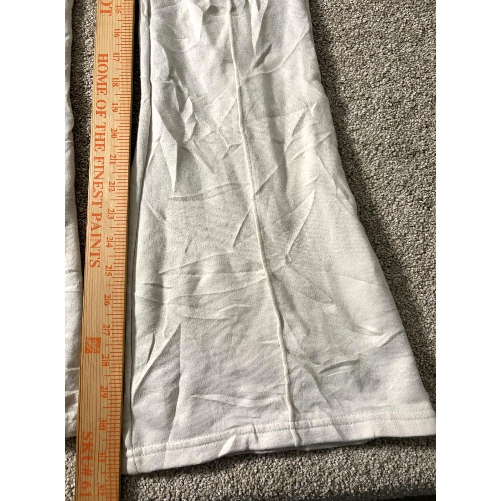 Puma Puma Sweatpants Womens Small White French Terry Flare Leg Elastic Waist Pockets Size 28" / US 6 / IT 42 - 2 Thumbnail