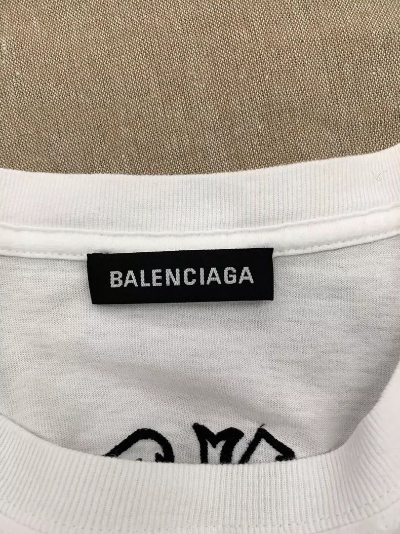 Balenciaga Balenciaga S code logo printed round neck white short slee Size US S / EU 44-46 / 1 - 3 Thumbnail
