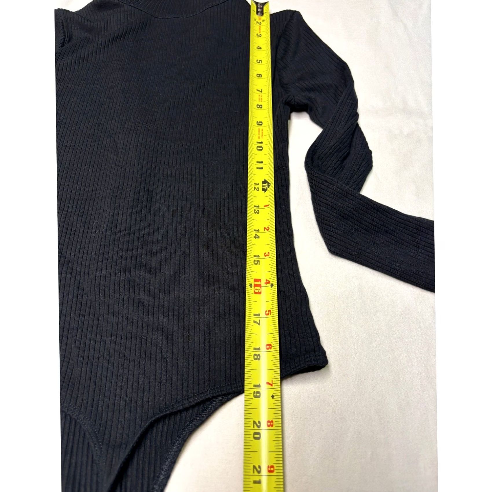 Vintage Wilfred Aritzia Black Ribbed Long Sleeve Bodysuit Small Womens Size S / US 4 / IT 40 - 5 Thumbnail
