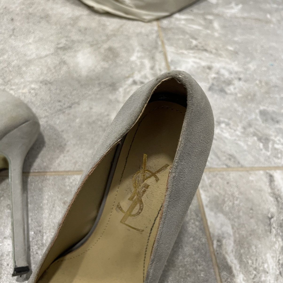 Yves Saint Laurent 35 Yves Saint Laurent Tribtoo Hair Pumps Grey stiletto heels Size US 5 / IT 35 - 2 Thumbnail