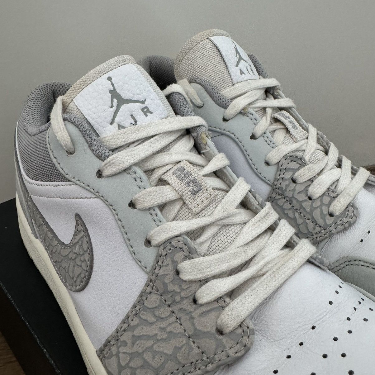 Jordan Brand Jordan 1 Low Elephant Print Size US 9.5 / EU 42-43 - 6 Thumbnail