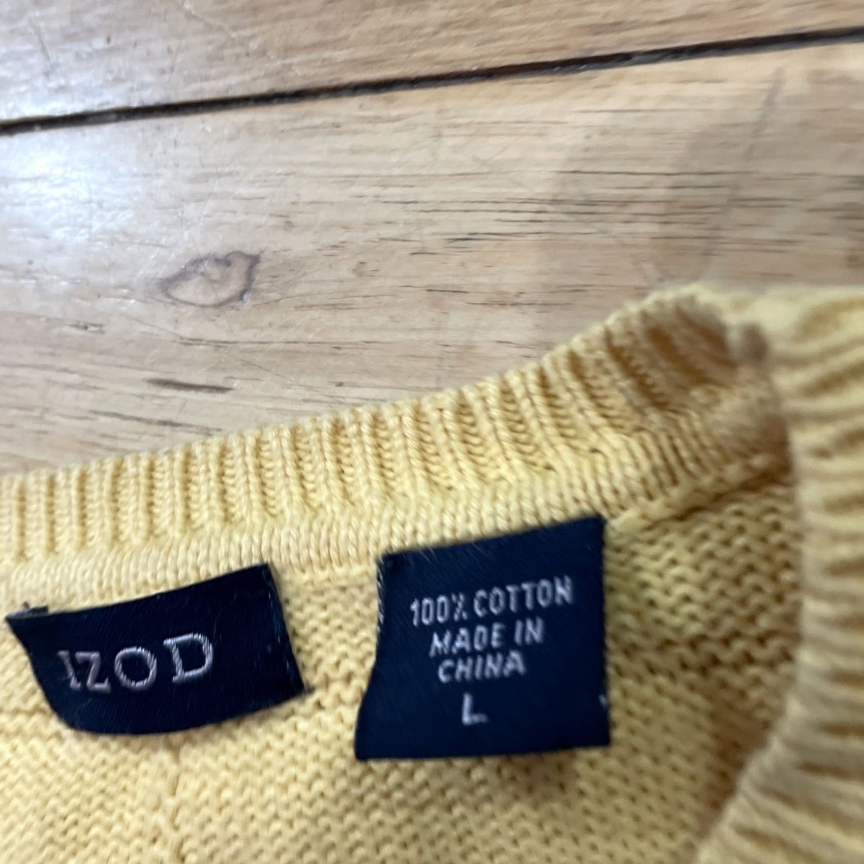 Izod VINTAGE IZOD Preppy Yellow Sweater Men L Boxy Golf Pullover Check Crest 100% Cotton Crew Mens Size US L / EU 52-54 / 3 - 6 Thumbnail