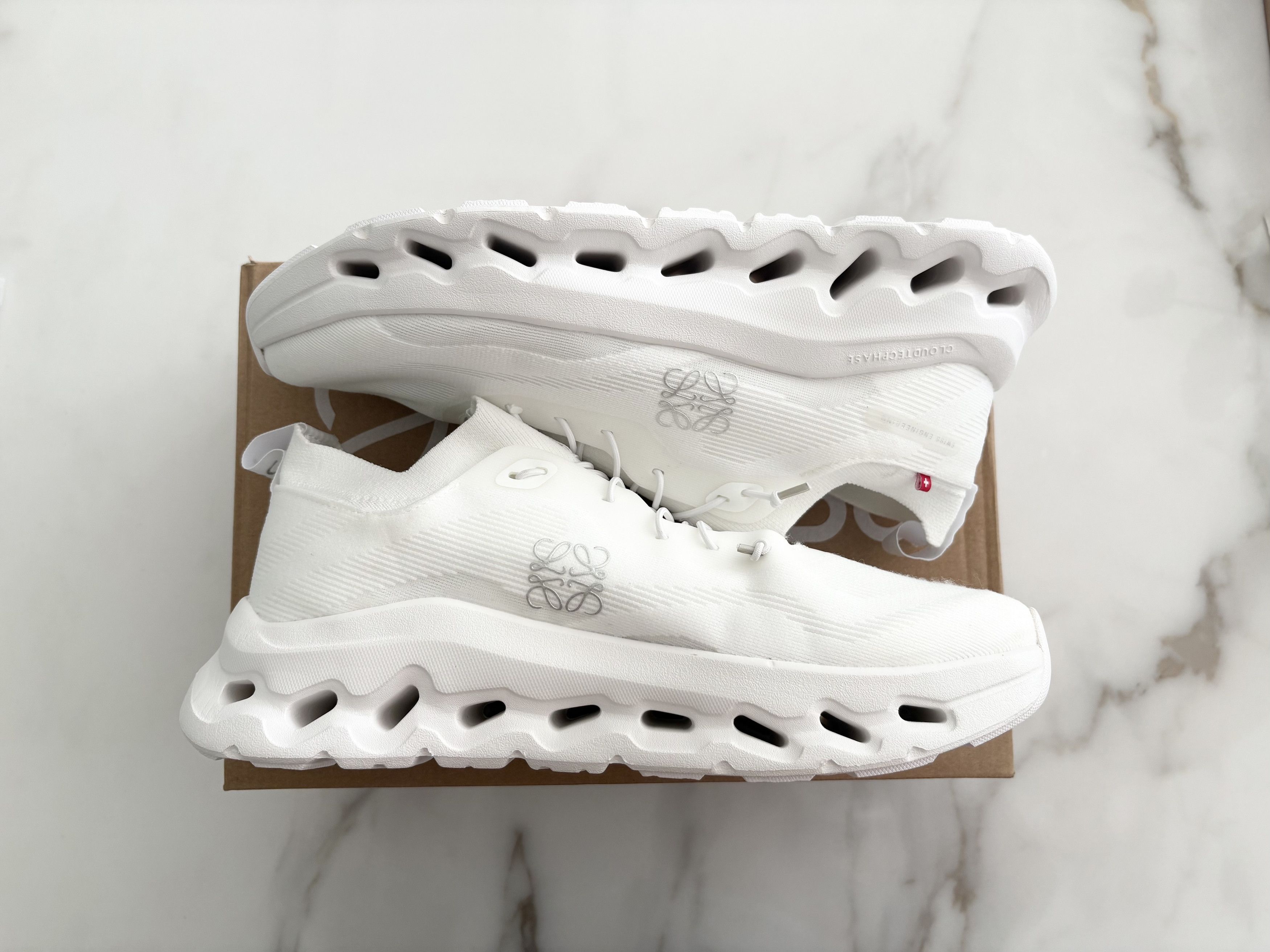 Loewe × On On Running Cloudtilt LOEWE All White Size US 8.5 / EU 41-42 - 7 Thumbnail