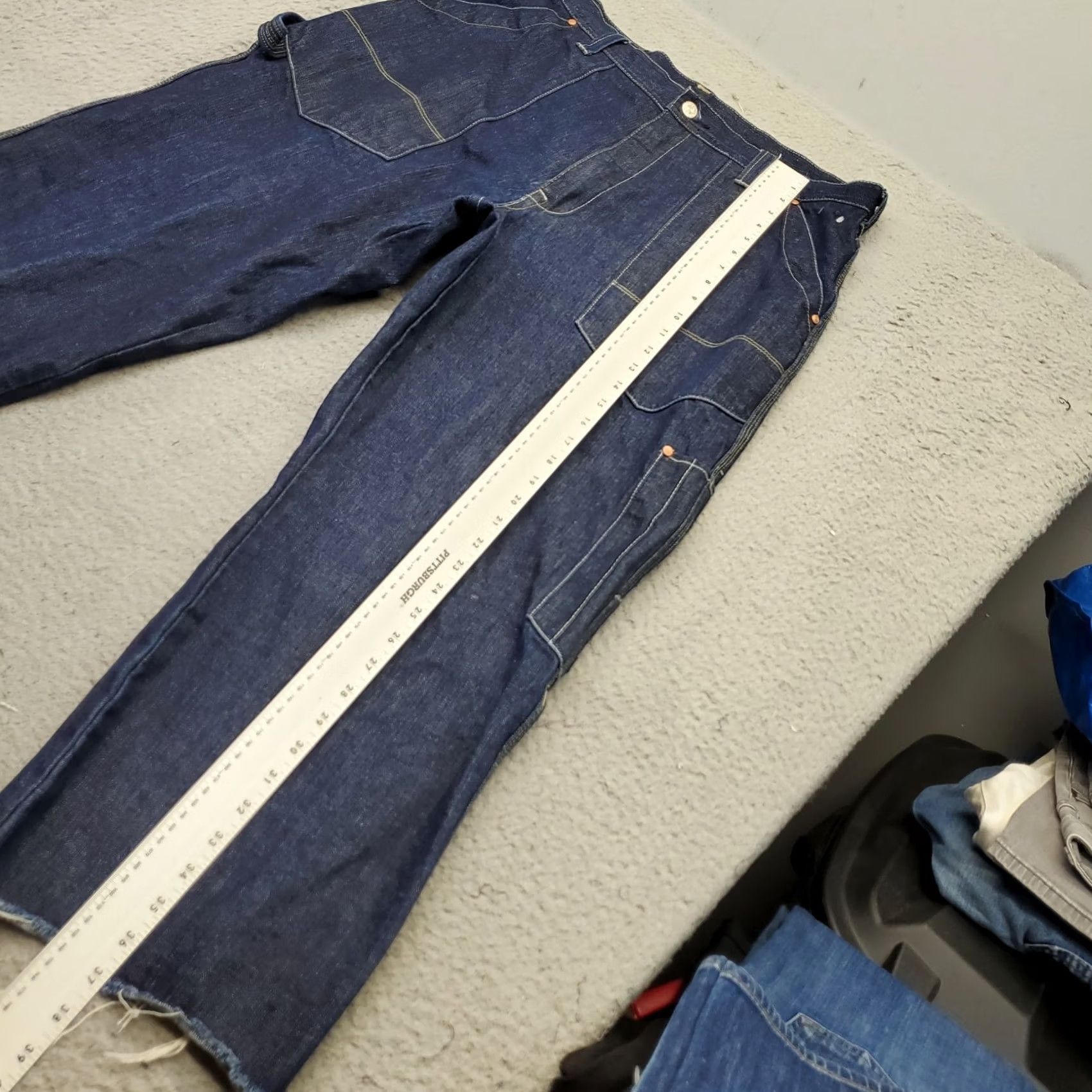 Denime Def Jam University Hip Hop Built Y2K Baggy Jeans Men 36 Blue Denim Frayed Hem Jeans Size 36 Mens Denim Baggy/Relaxed Fit 100% Cotton Slim? Size US 36 / EU 52 - 3 Thumbnail