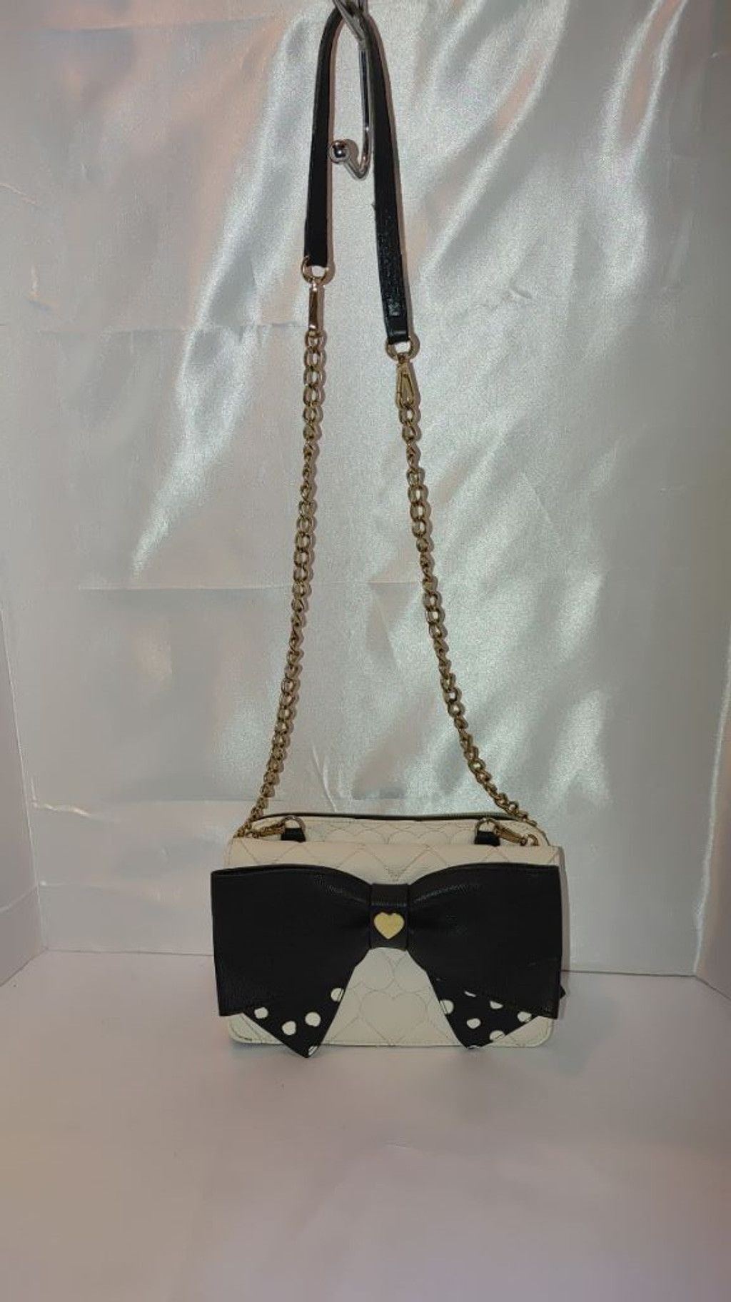 Betsey Johnson Betsey Johnson Convertible Crossbody/Clutch/Handbag Size ONE SIZE - 3 Thumbnail