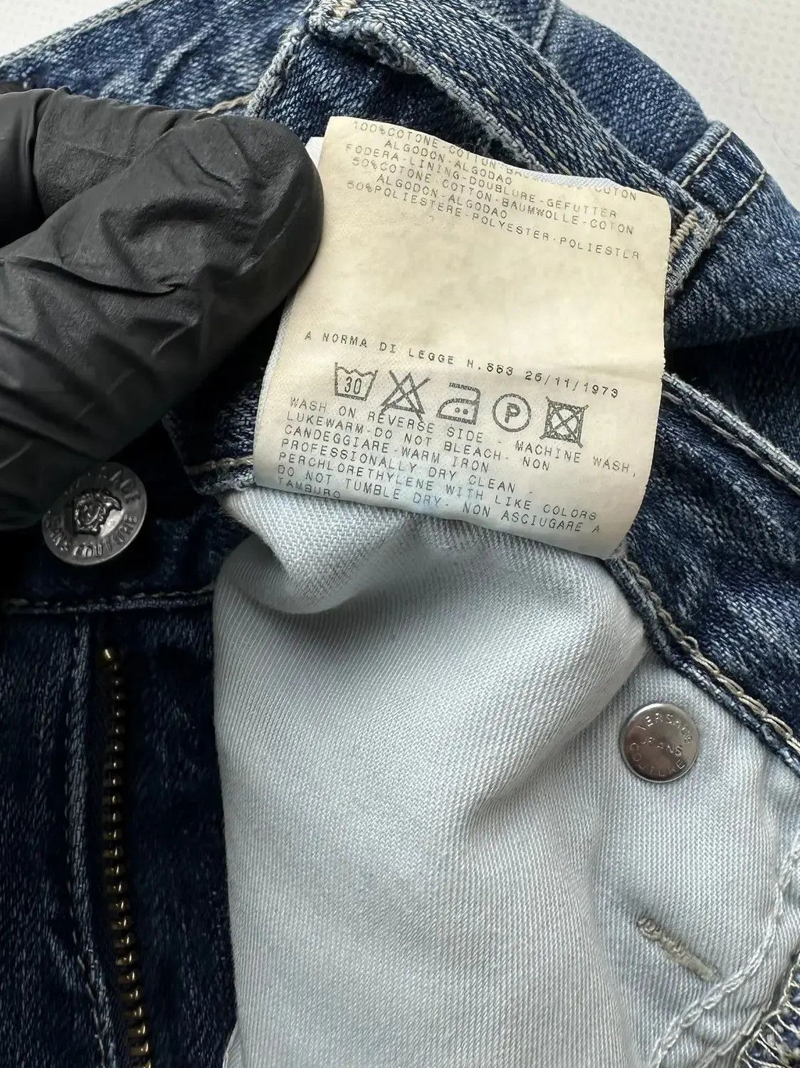 Versace Versace Jeans Couture VIntage Jeans (184) Size 28" / US 6 / IT 42 - 7 Thumbnail
