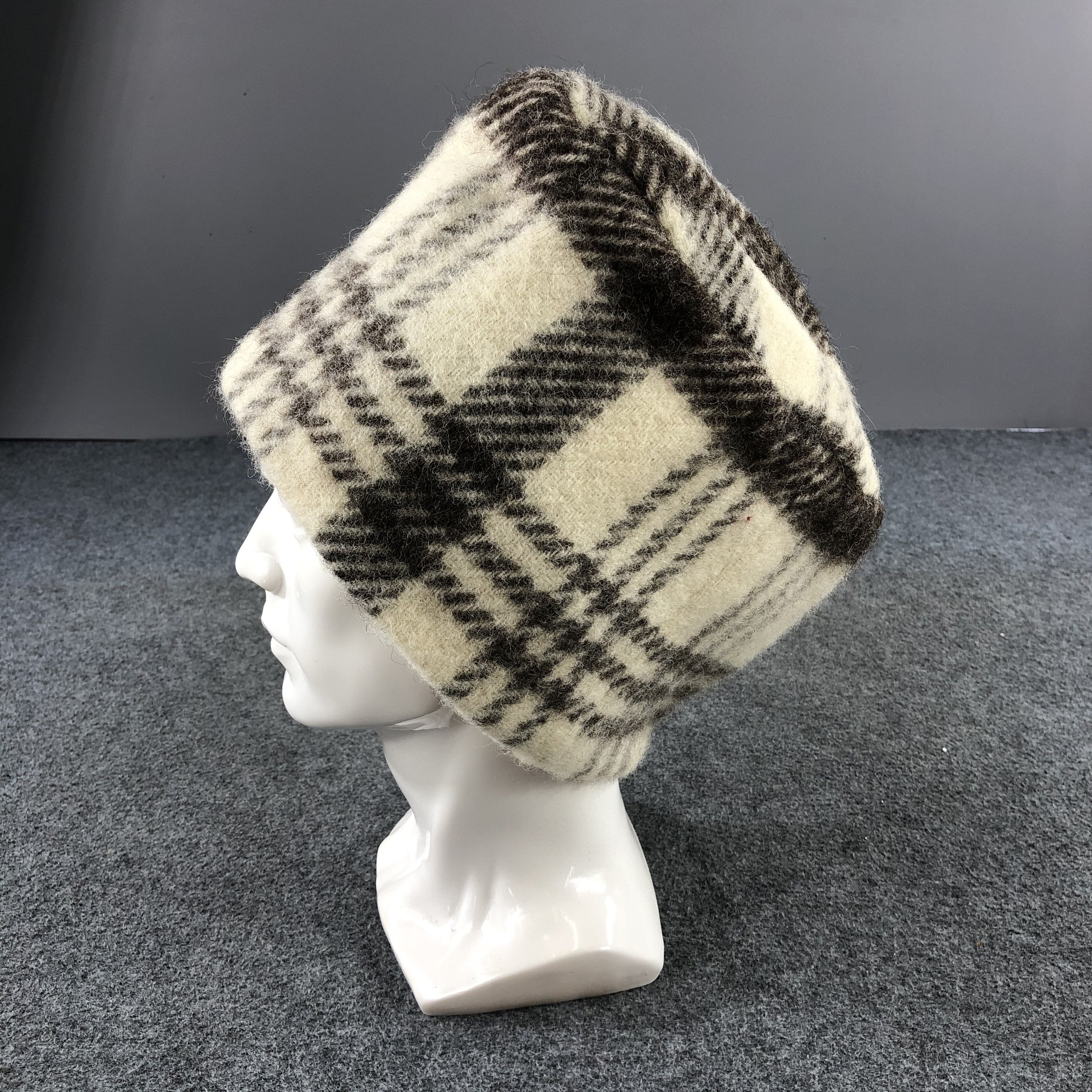 Vintage Unknown Tartan Wool Beanie Snowcap Snow Hat B479 Size ONE SIZE - 1 Thumbnail