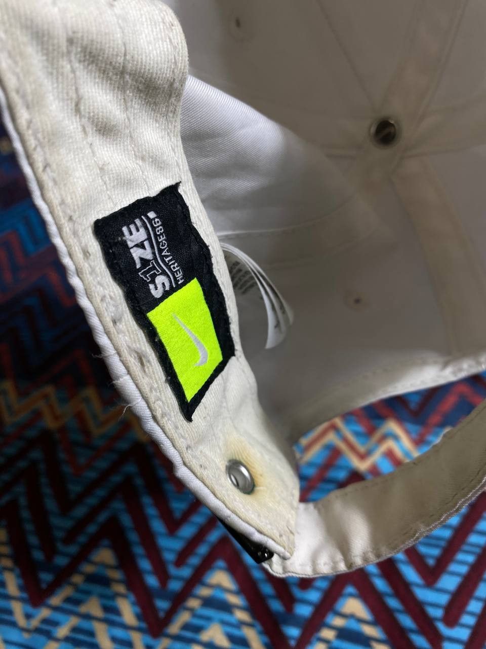 Nike Hats Nike Vintage White Y2K big logo Streetwear Size ONE SIZE - 2 Thumbnail