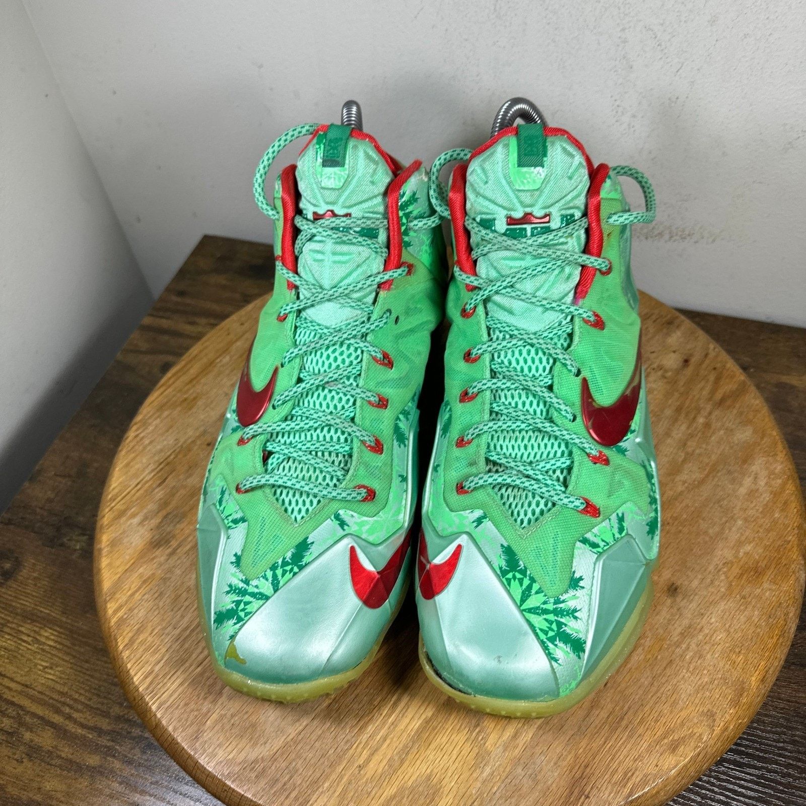 Nike Nike LeBron 11 Low Christmas Men's Size 8 Shoes 616175-301 Size US 8 / EU 41 - 8 Thumbnail
