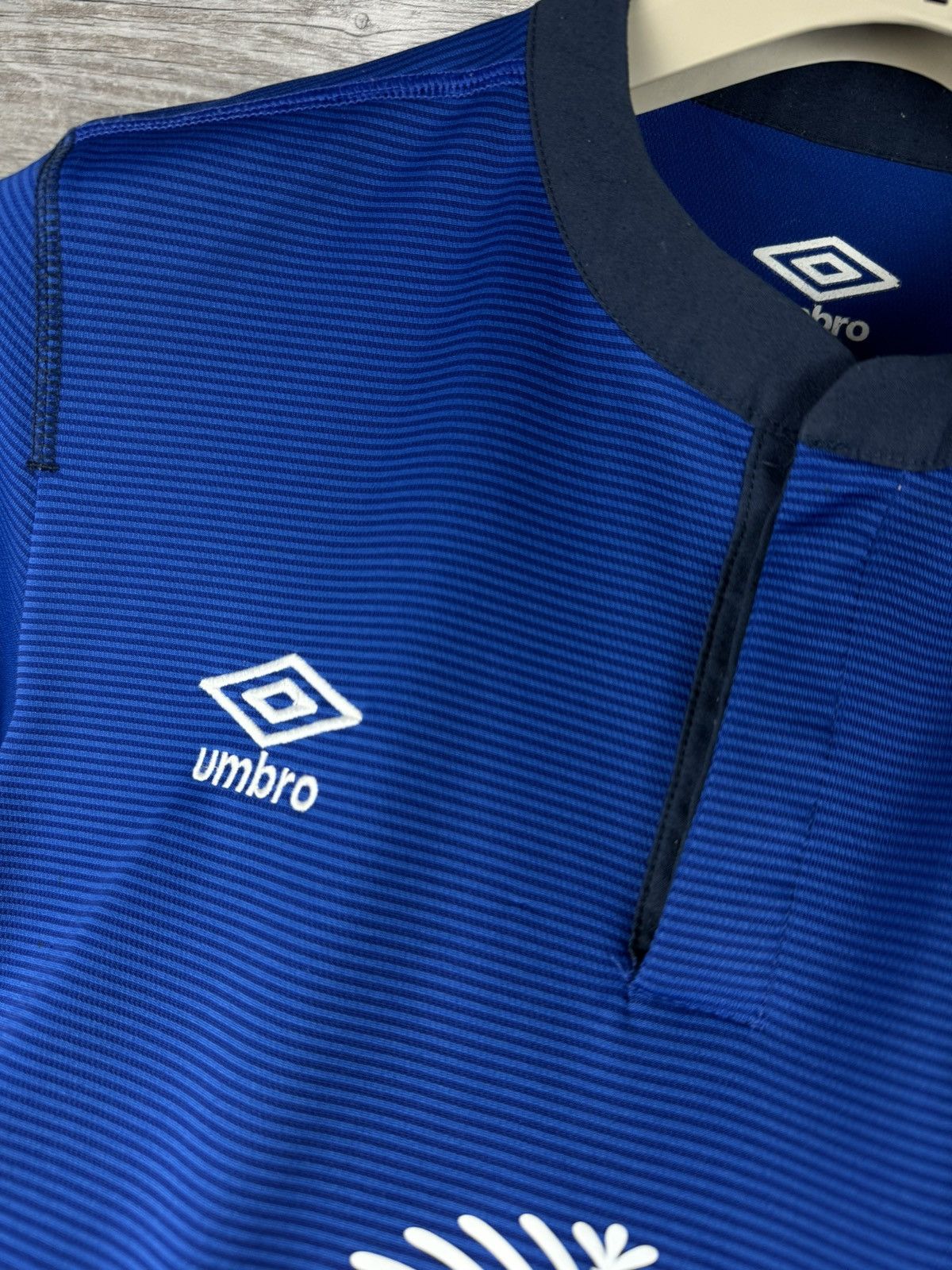 Umbro VINTAGE UMBRO EVERTON SOCCER JERSEY SIZE S Size US S / EU 44-46 / 1 - 9 Thumbnail