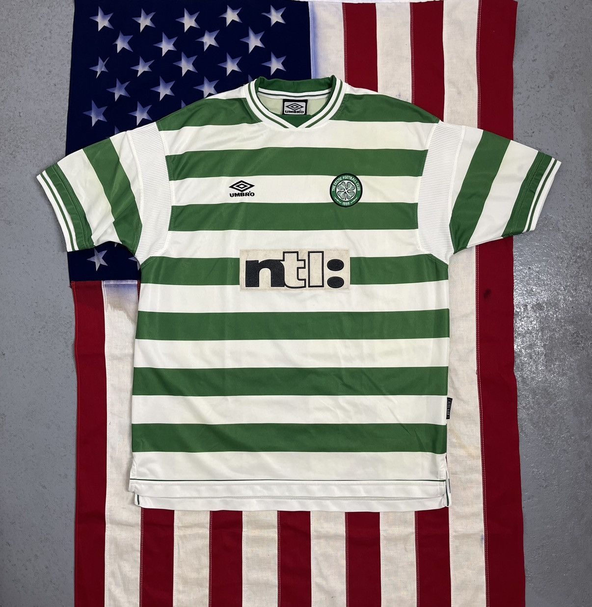 Umbro VTG 2000s Umbro Celtic Glasgow NTL Soccer Jersey Green White Size US XXL / EU 58 / 5 - 1 Thumbnail