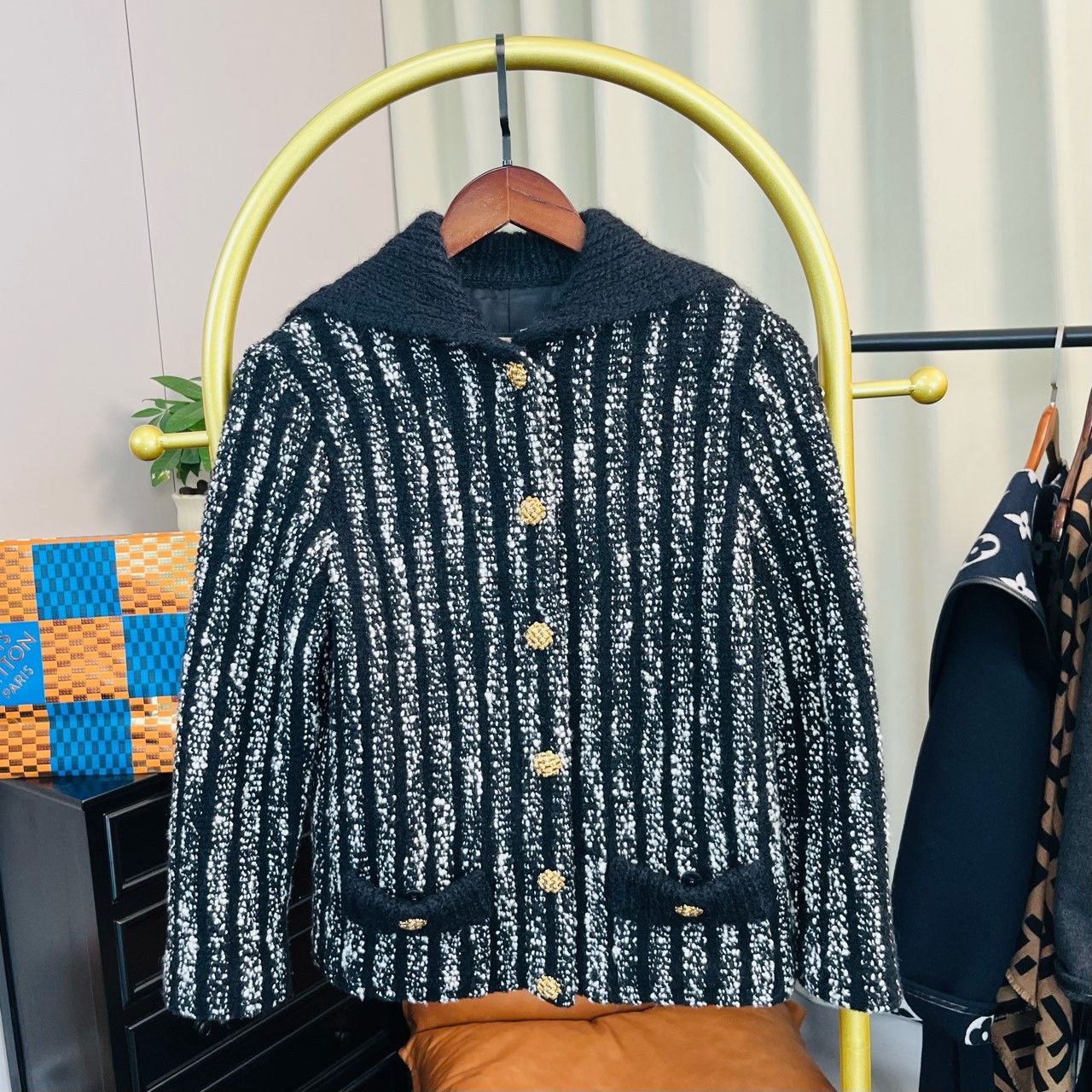 Gucci Gucci Black and silver knitted gold button cardigan sweater Size US S / EU 44-46 / 1 - 1 Thumbnail