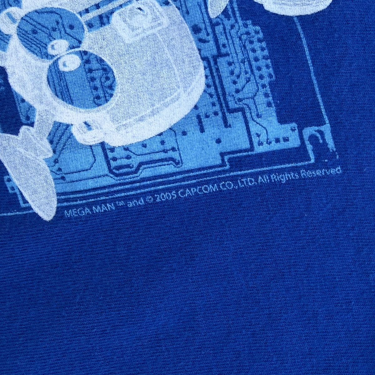 Vintage 2005 Mega Man Capcom T-Shirt Blue Size Large Y2K