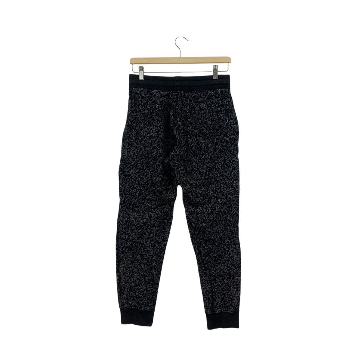 Uniqlo KEITH HARING x UNIQLO Moma Doodle Print Jogger Pant Size 28" / US 6 / IT 42 - 4 Thumbnail
