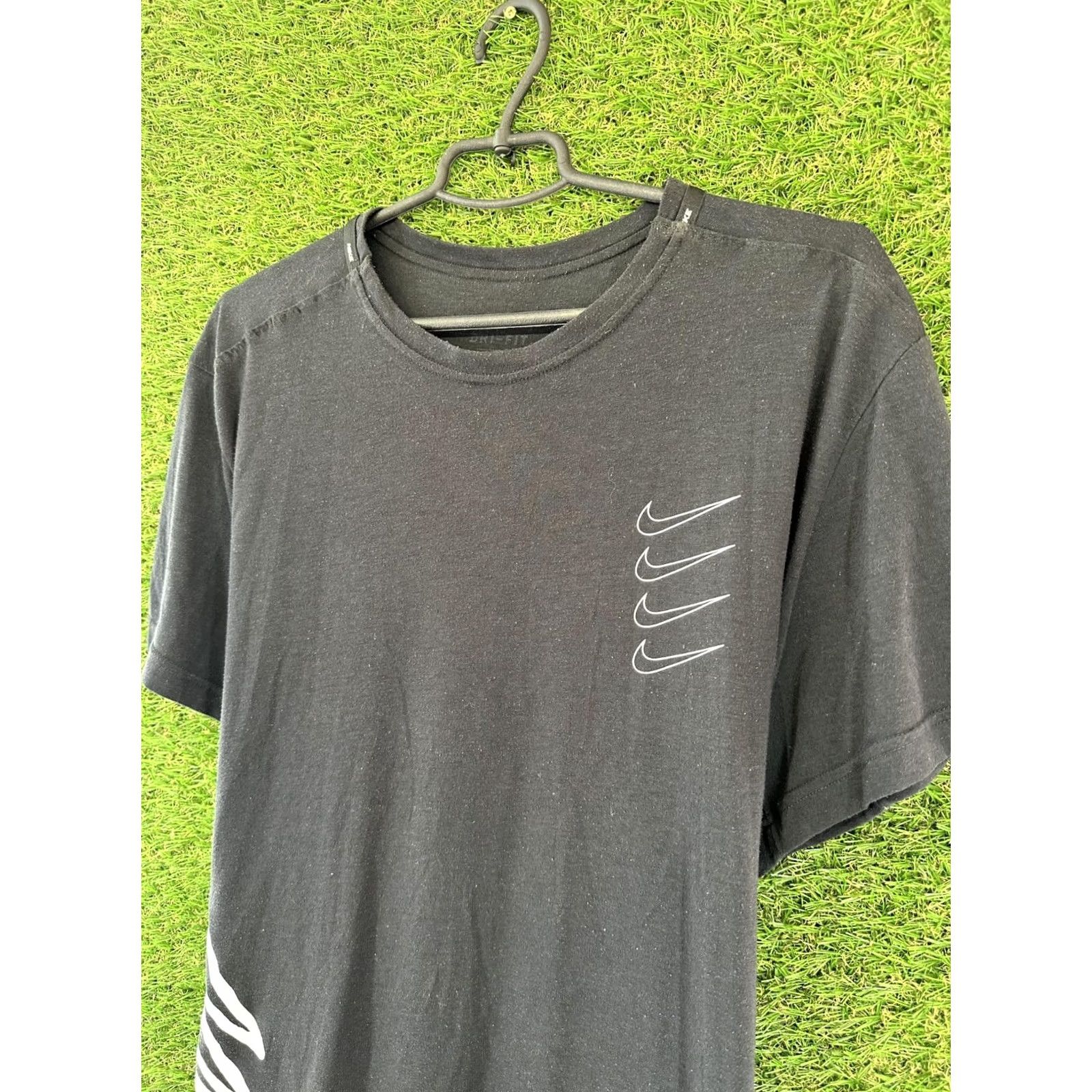 Nike NIKE T-SHIRT Casual Short Sleeve Mens XL Black Original Swoosh Jersey 2020 Size US XL / EU 56 / 4 - 2 Thumbnail