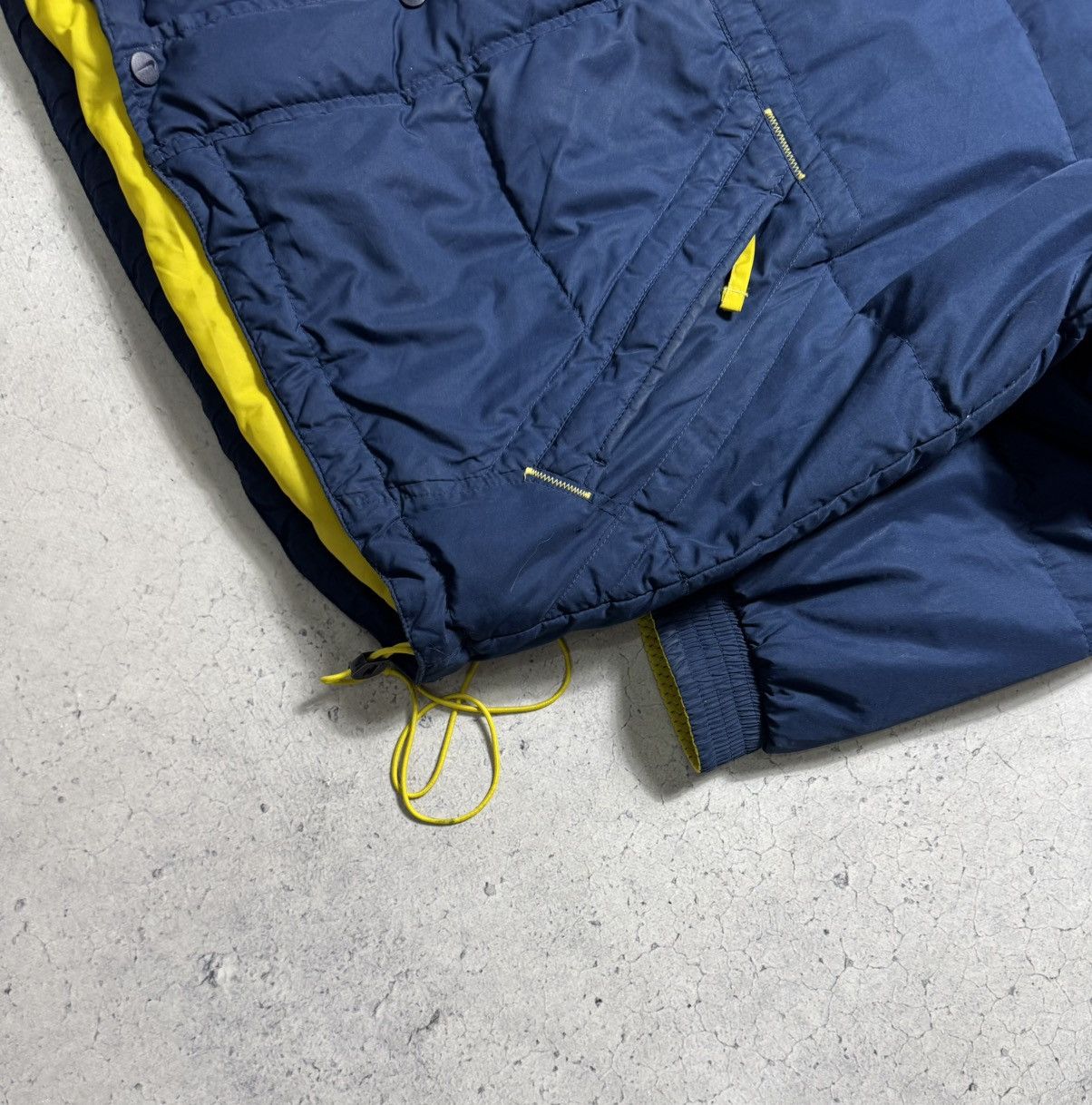 Nike Nike Vintage 90’s Big Logo Swoosh Down Puffer Jacket Size US L / EU 52-54 / 3 - 3 Thumbnail
