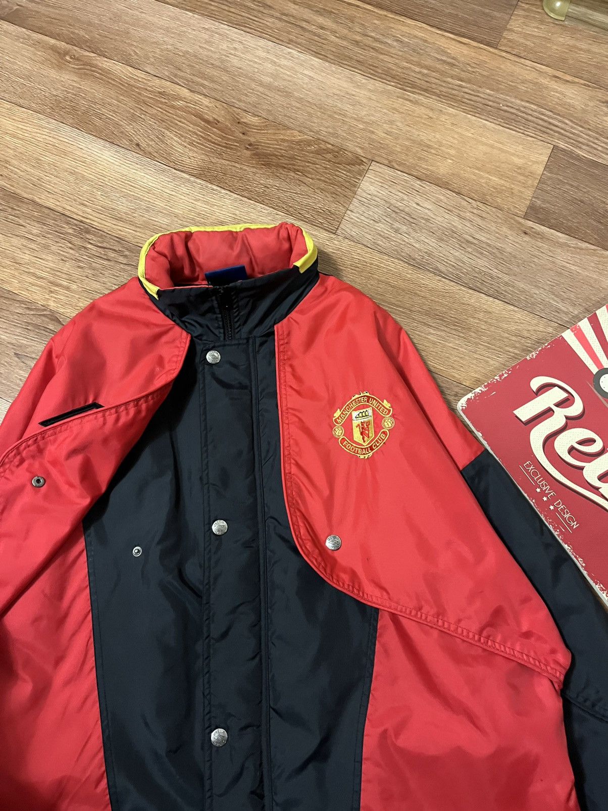 Umbro Vintage Umbro Manchester United Soccer Cost Training Jacket Size US L / EU 52-54 / 3 - 5 Thumbnail