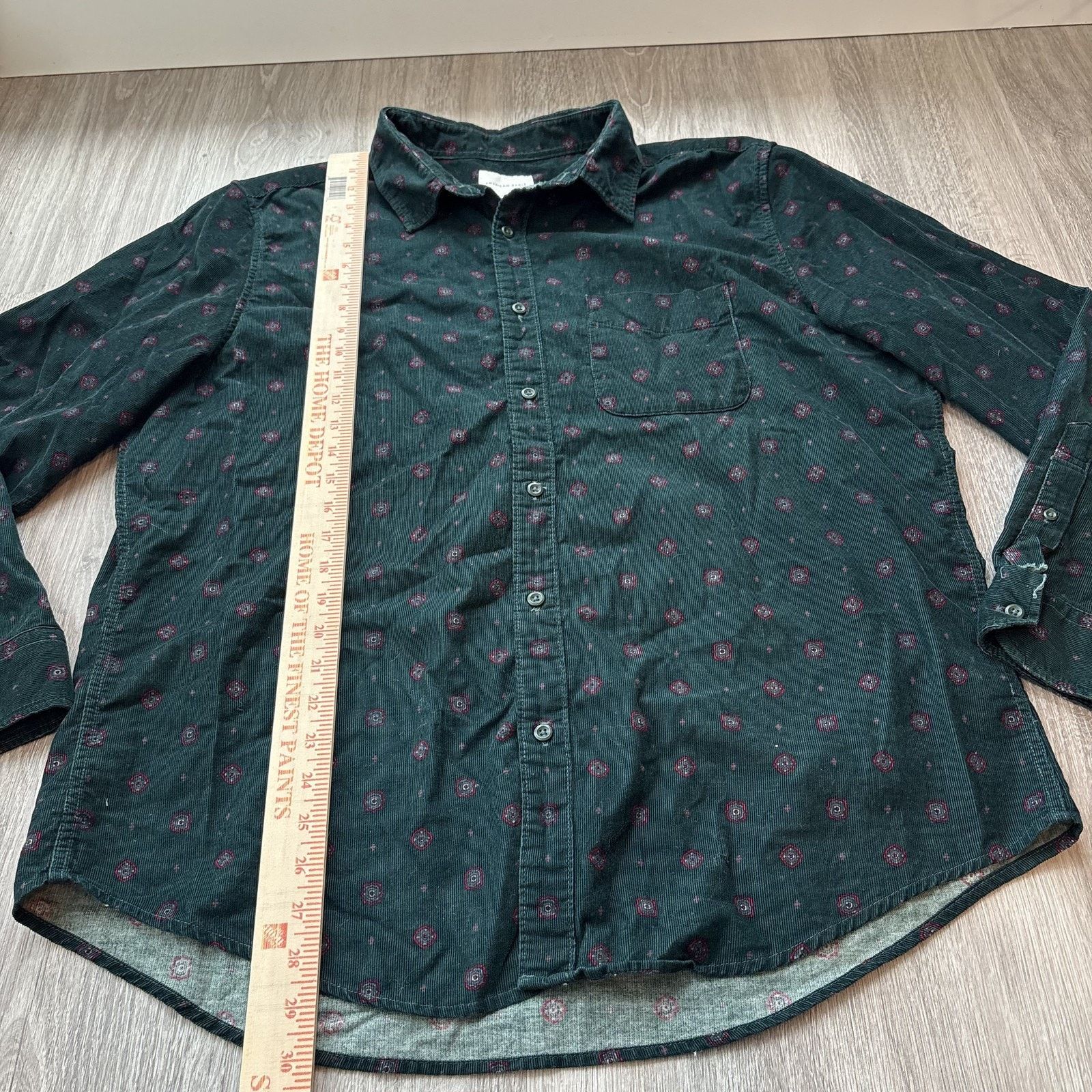 American Eagle Outfitters American Eagle Men's XL Classic Fit Corduroy Shirt Green Size US XL / EU 56 / 4 - 5 Thumbnail