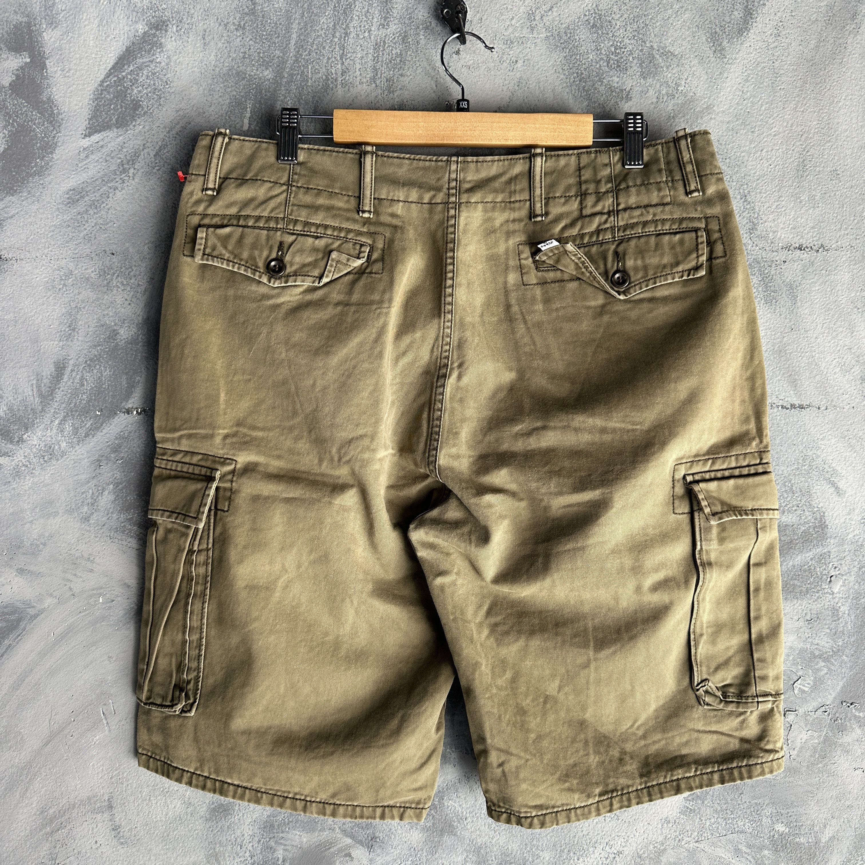 Levi's Vtg Levis Cargo Shorts Utility Pockets Outdoor Army Surplus Size US 34 / EU 50 - 5 Thumbnail