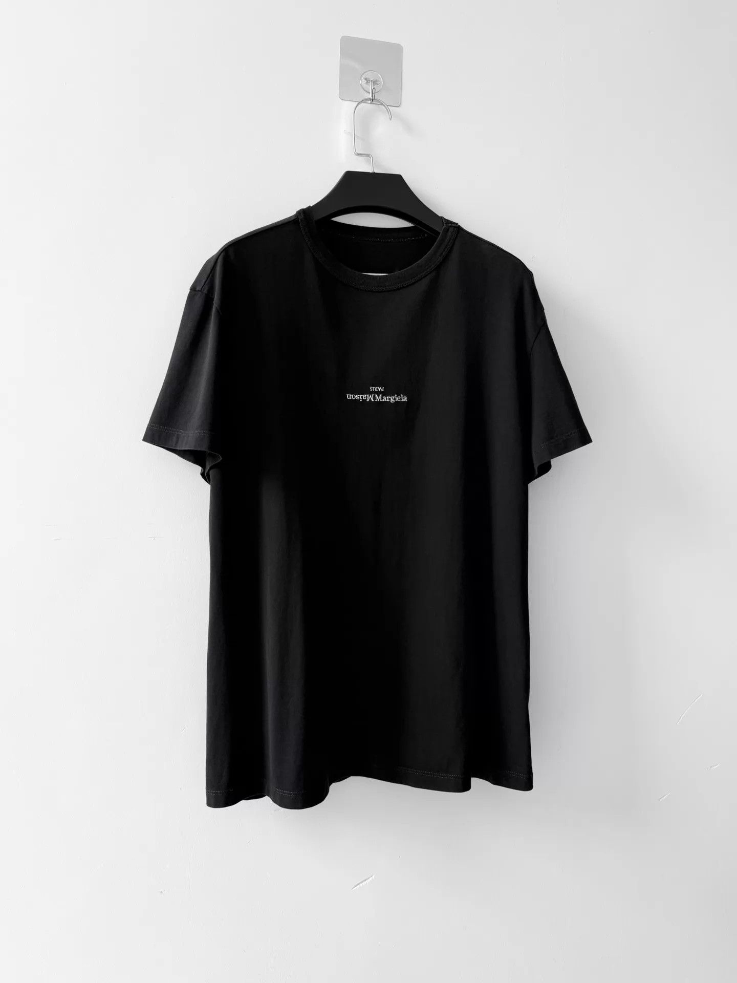 Maison Margiela Maison Margiela S/S22 Inverted Logo Tee Size US M / EU 48-50 / 2 - 2 Thumbnail