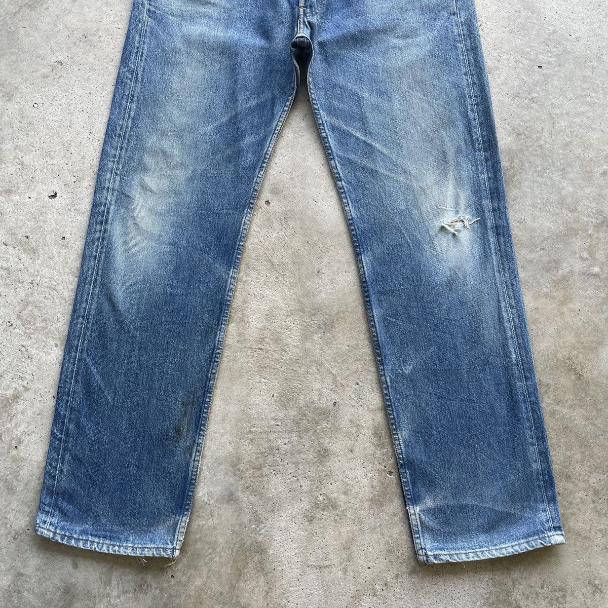 Levi's Vintage Clothing 90s Levi’s 501 USA Vintage Faded Jeans Distressed Pants W36 Size US 36 / EU 52 - 4 Thumbnail