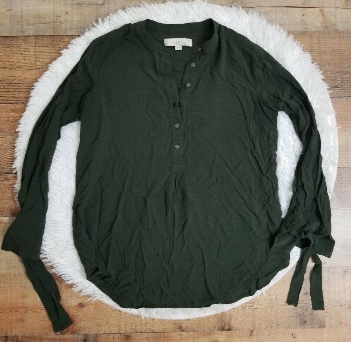 Ann Taylor Ann Taylor Loft Top Extra Small Green Long Sleeve V Neck Size XS / US 0-2 / IT 36-38 - 1 Thumbnail