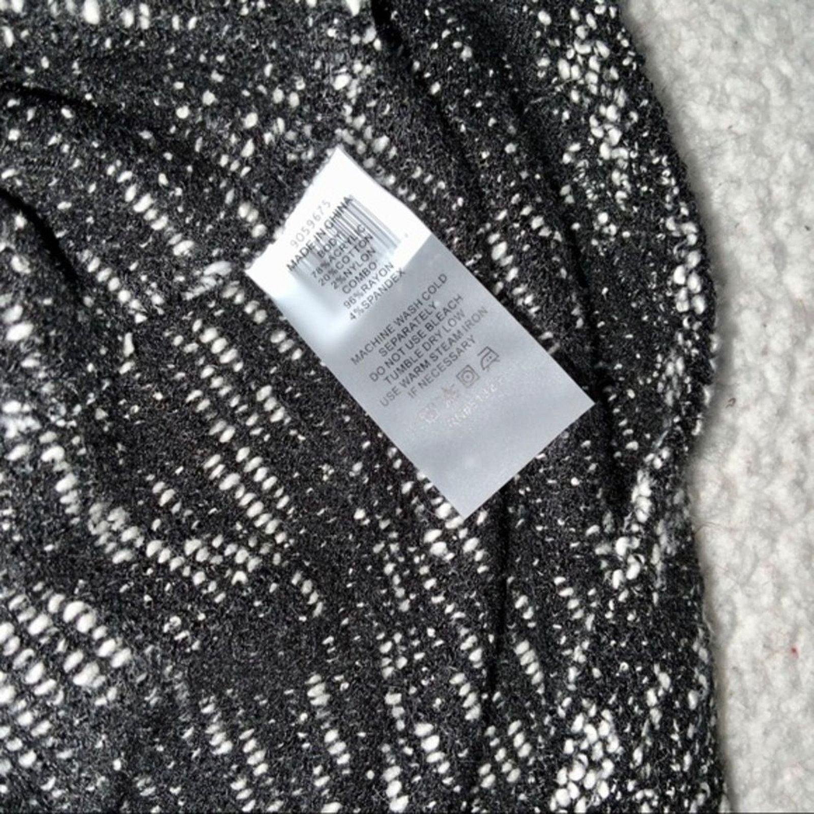 Vince Camuto Vince Camuto Black and White Knit Tie-Sleeve Blouse | Sz S Size S / US 4 / IT 40 - 6 Thumbnail