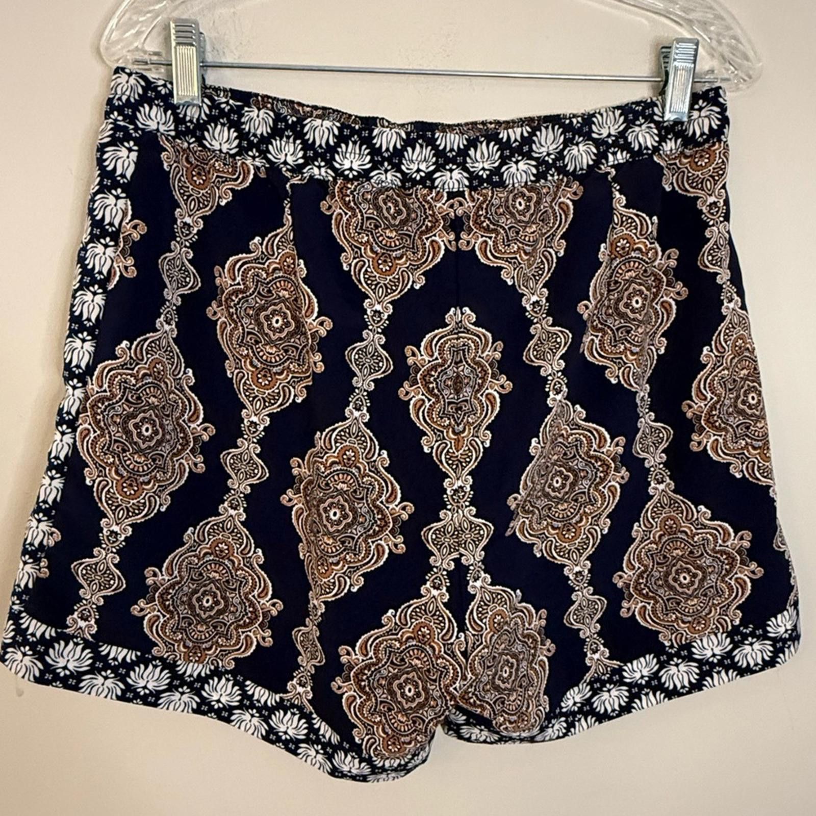 Other Conscious Ornate patchwork shorts unique front pockets SZ 10 Size 32" / US 10 / IT 46 - 2 Thumbnail