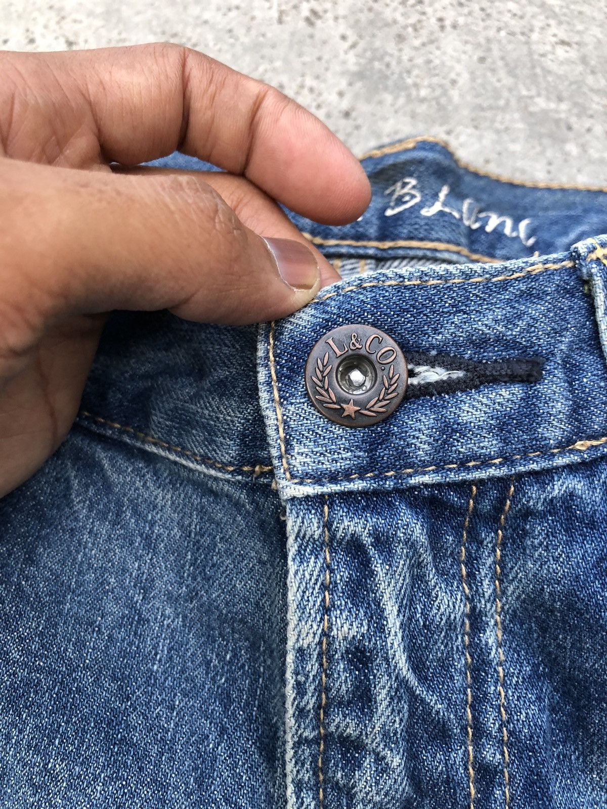 Japanese Brand BUCKLE BACK DISTRESSED DENIM BY L & CO Size US 29 - 4 Thumbnail