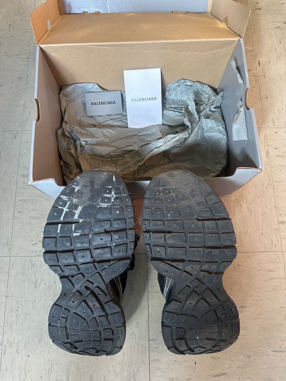 Balenciaga Balenciaga 3XL Size US 12 / EU 45 - 4 Thumbnail