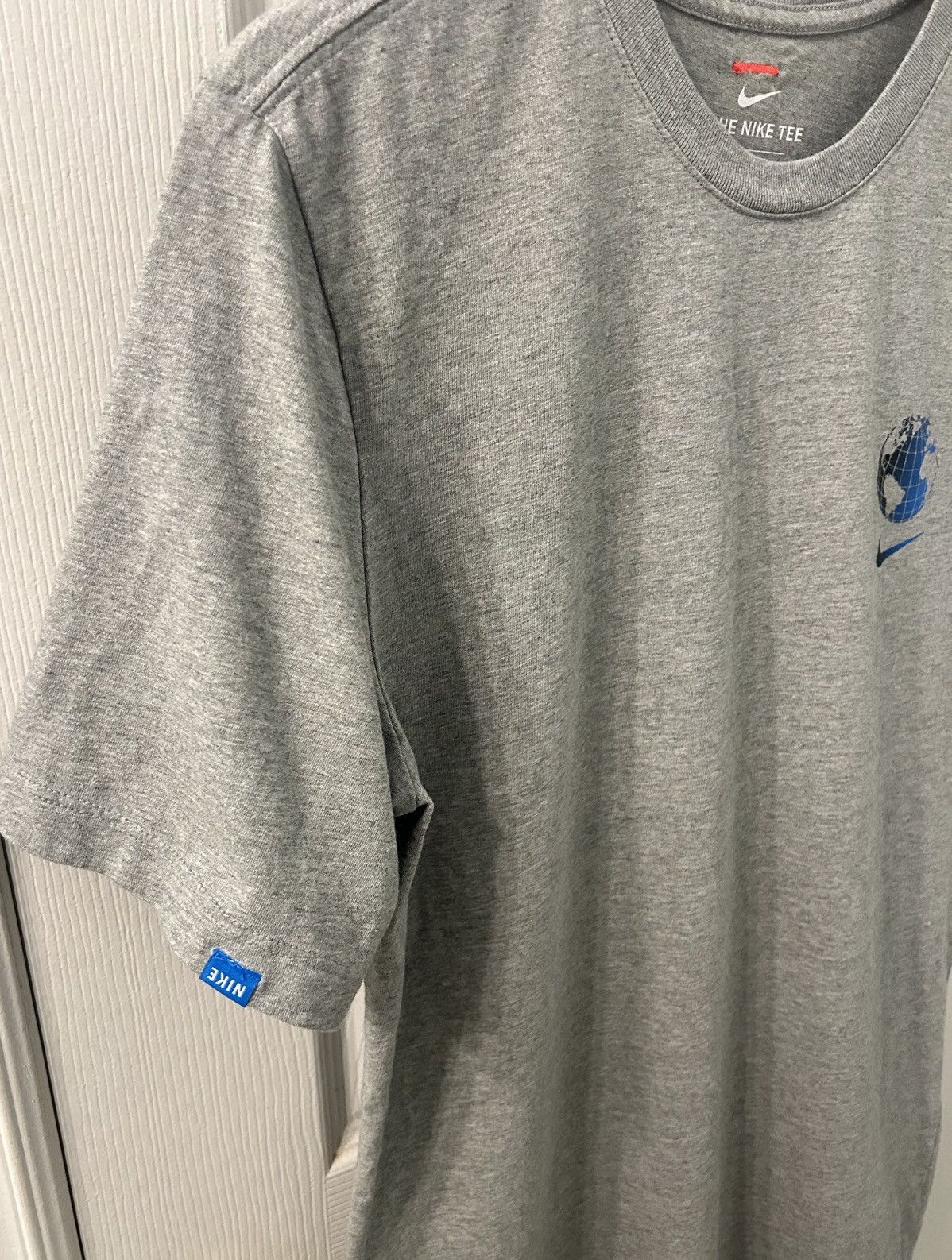 Nike Nike Sportswear Worldwide Globe SS Tee Mens Grey T-shirt M Size US M / EU 48-50 / 2 - 5 Thumbnail