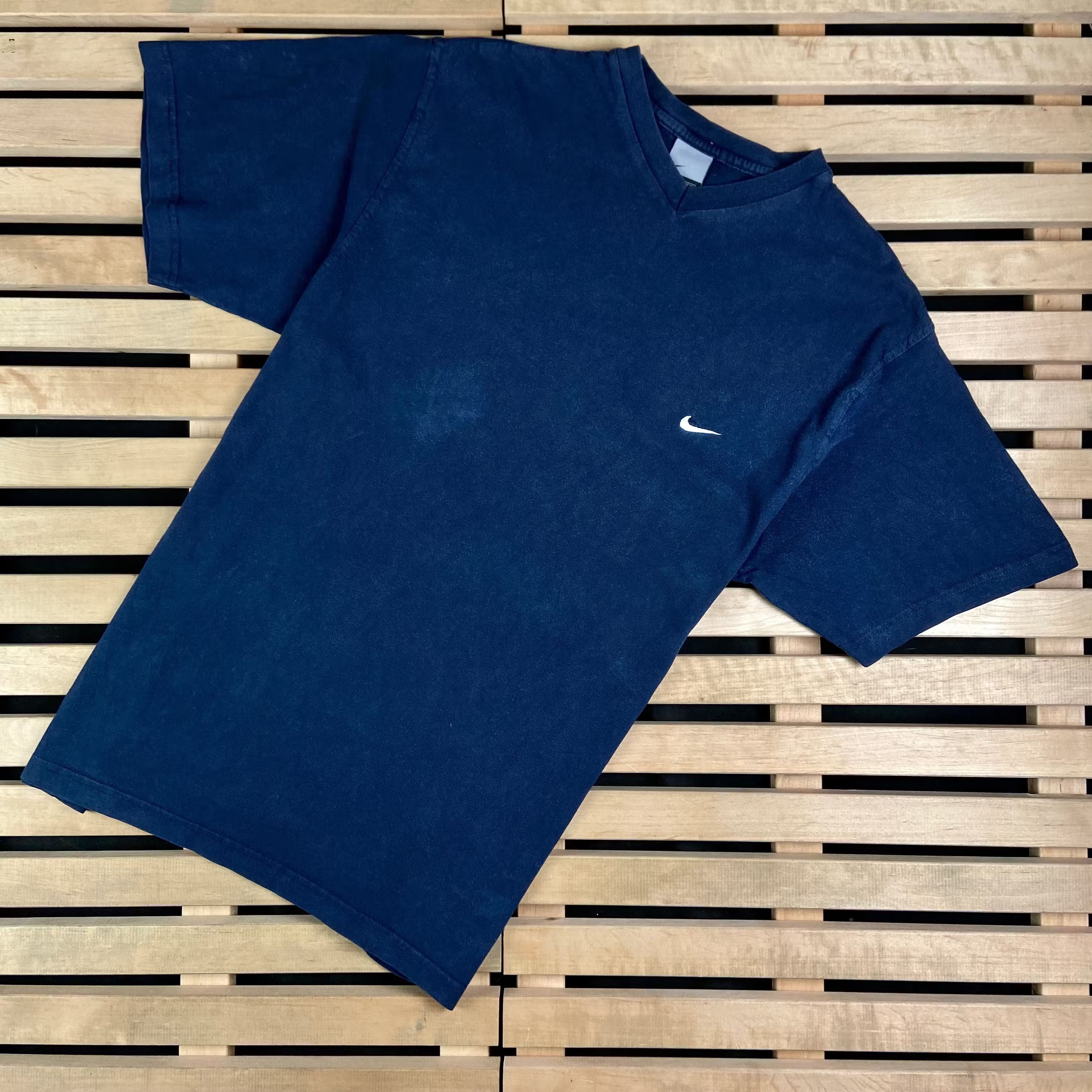 Nike × Vintage Mens Vintage T Shirt Nike Size L V Neck Size US L / EU 52-54 / 3 - 1 Thumbnail