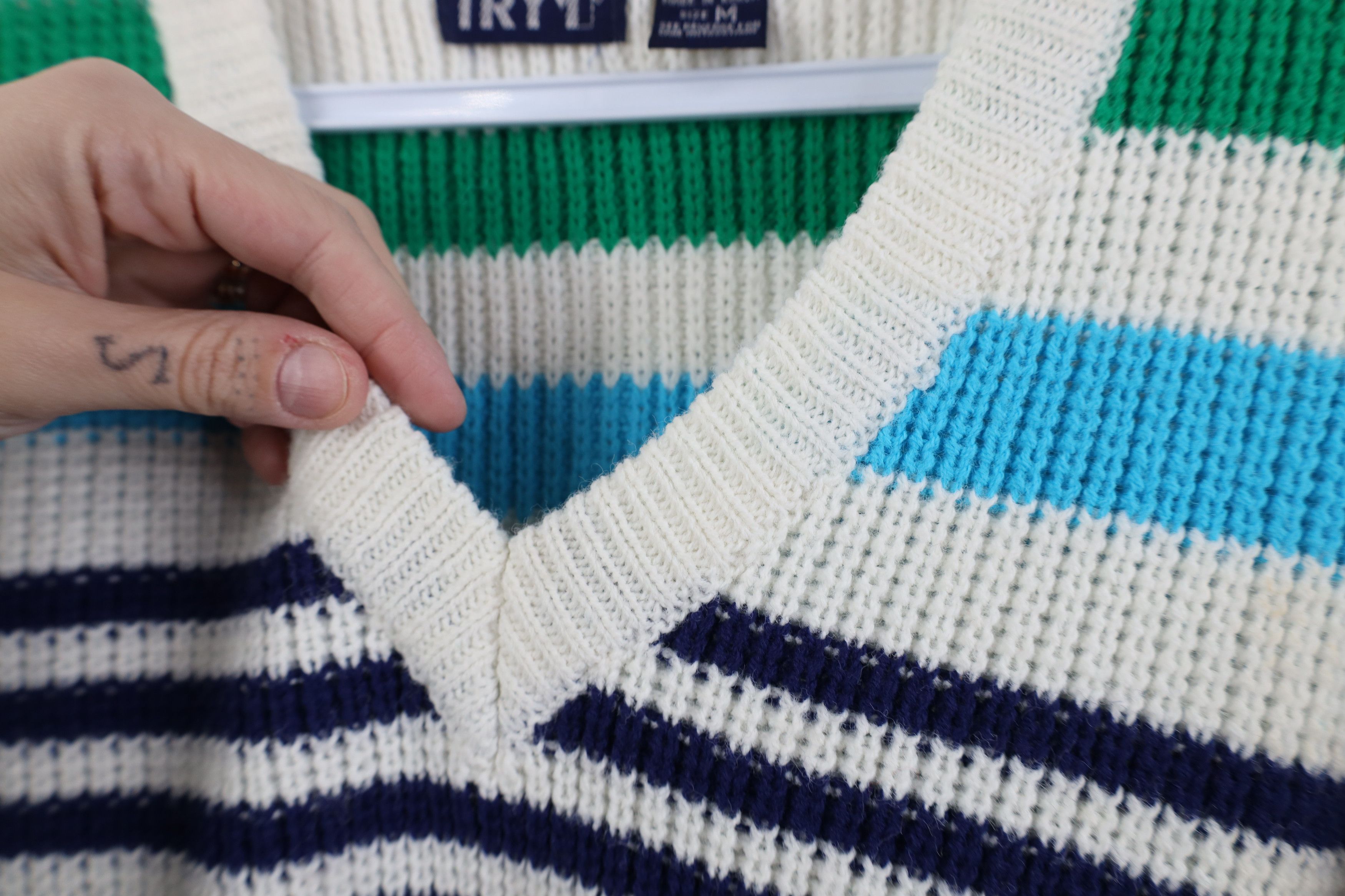 Vintage Vintage 70s Streetwear Block Ribbed Knit V-Neck Sweater Size M / US 6-8 / IT 42-44 - 7 Thumbnail