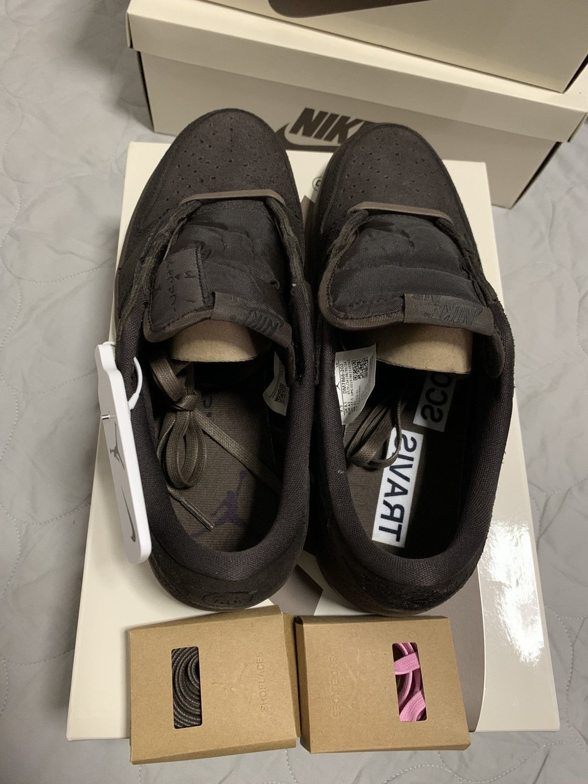 Jordan Brand Jordan 1 Travis Scott Vetvet Brown Retro Low TS Size US 9.5 / EU 42-43 - 3 Thumbnail