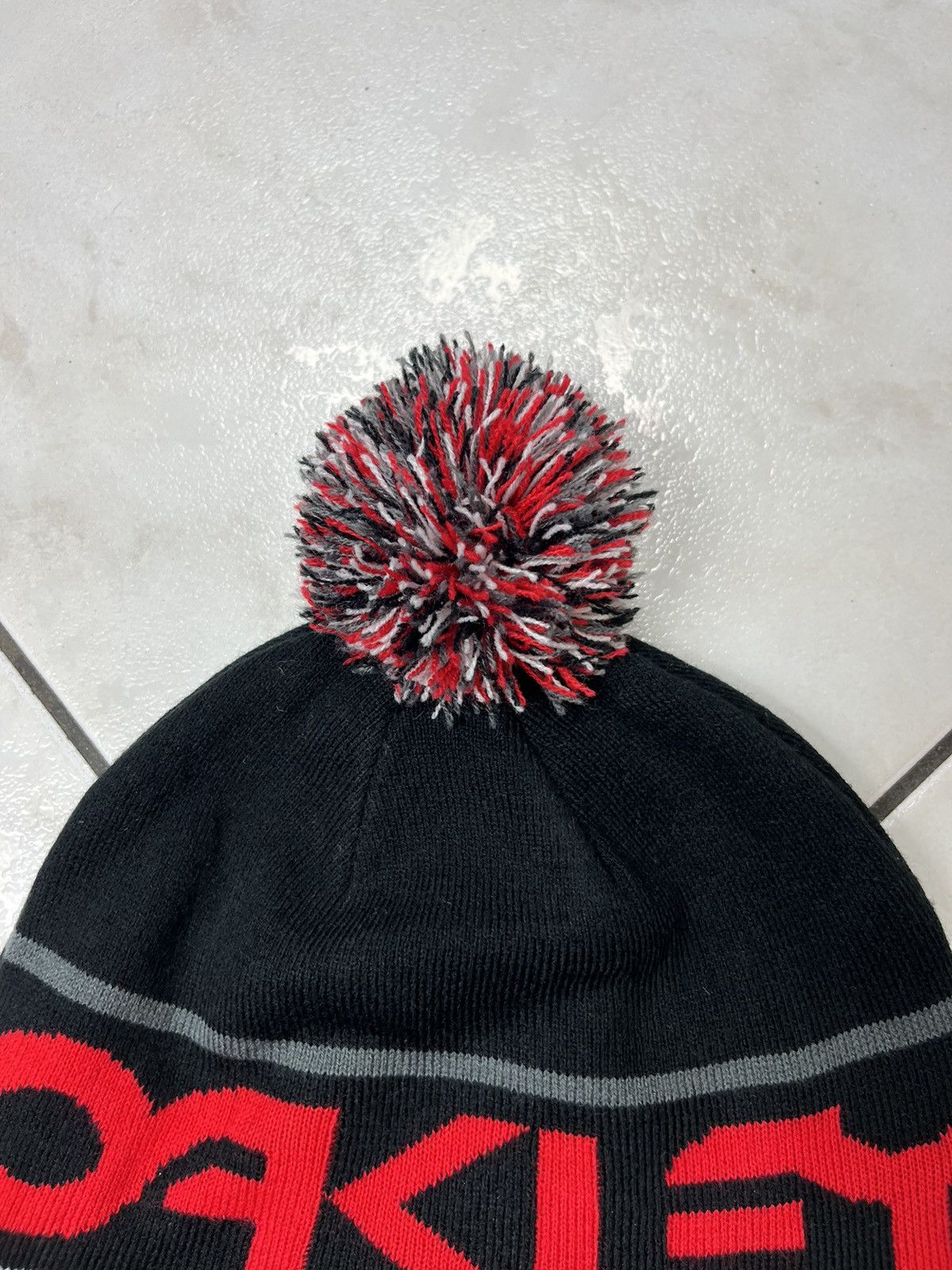 Oakley × Vintage Vintage Oakley archive y2k winter beanie hat pompom big logo Size ONE SIZE - 3 Thumbnail