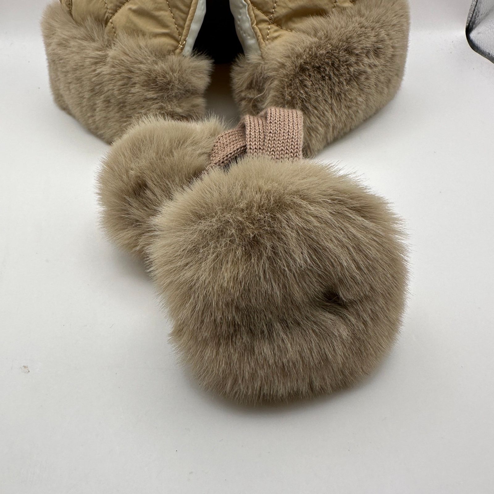 Other VINTAGE WOMEN'S QUILTED FUR TRAPPER HAT BEIGE POM POM WINTER Size ONE SIZE - 4 Thumbnail