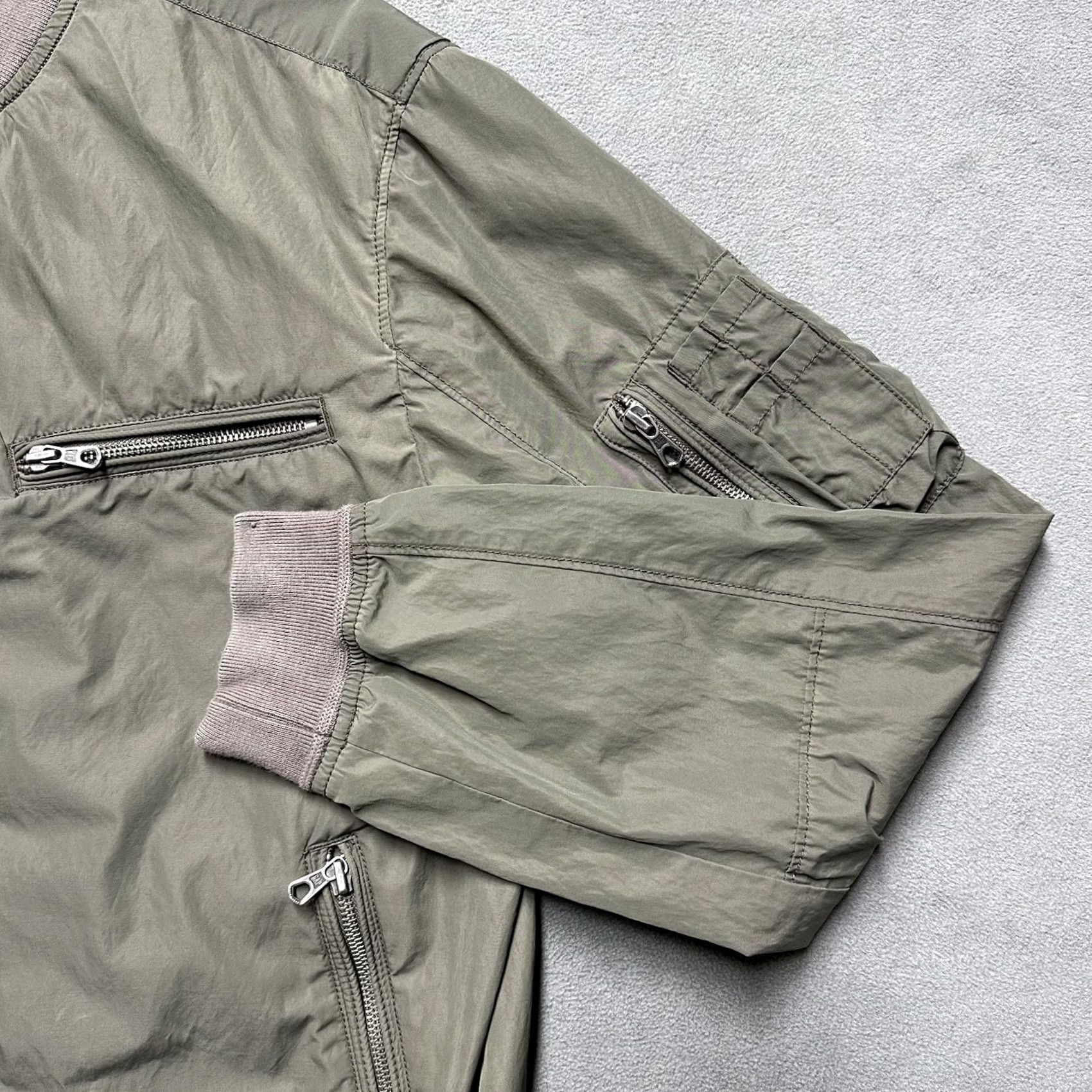 Gap Gap Bomber Jacket Mens Large Army Green Full Zip Pockets Lightweight EUC Size US L / EU 52-54 / 3 - 7 Thumbnail