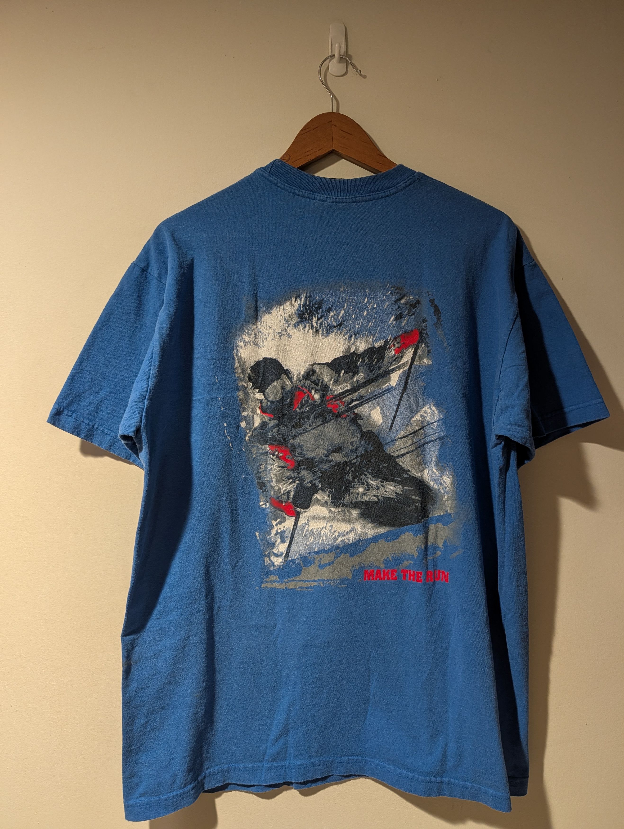 Marlboro Vintage Skiing Ski Graphic Pocket T Shirt Run Winter Tee Size US XL / EU 56 / 4 - 1 Thumbnail