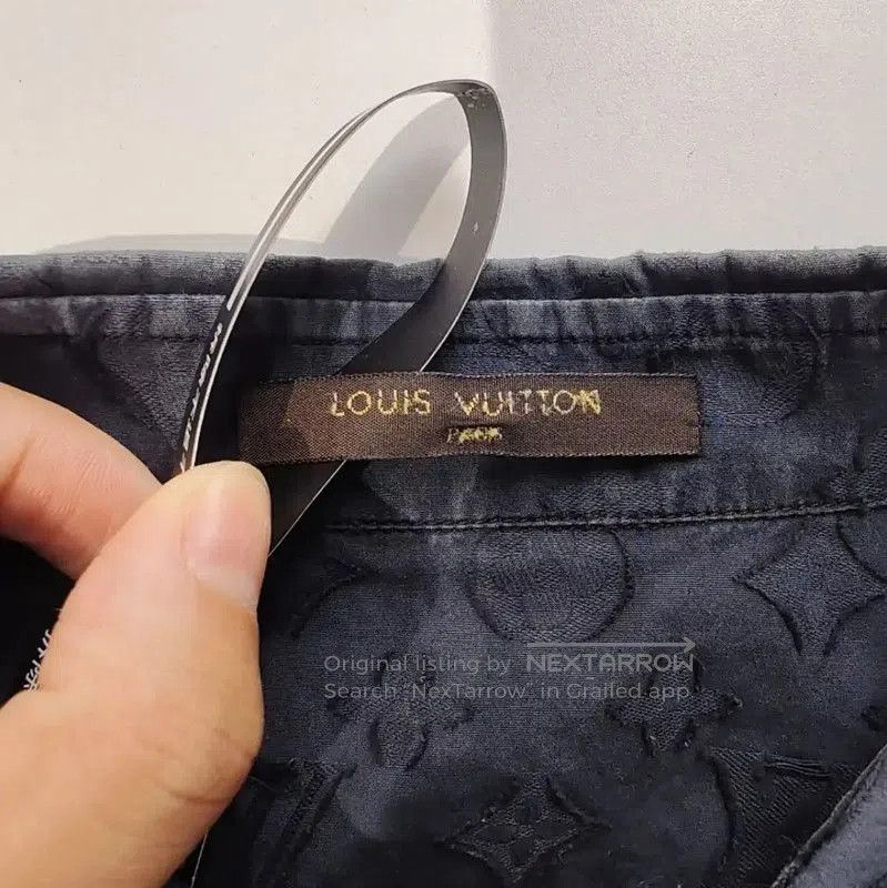 Louis Vuitton Louis Vuitton Women's Dark Blue Cotton Shirt . Size S / US 4 / IT 40 - 3 Thumbnail