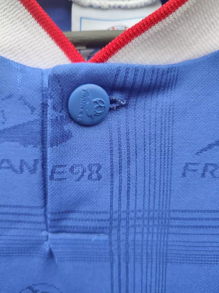 Vintage FRANCE 98 OFFICIAL LICENCED BLUE FOOTBALL SHIRT COUPE DU Size US M / EU 48-50 / 2 - 3 Thumbnail