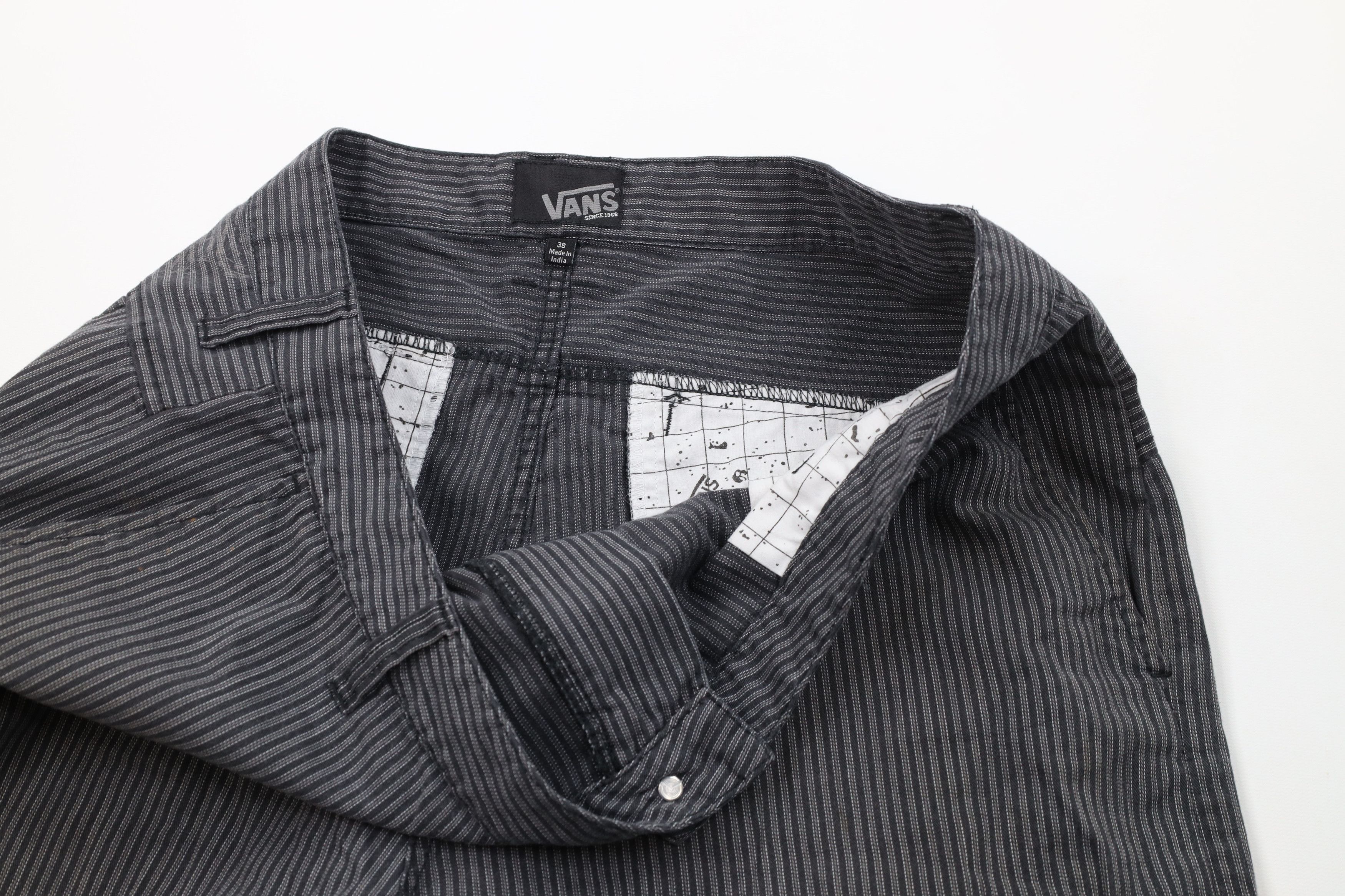 Vans Vintage Vans Skateboarding Striped Baggy Fit Shorts Gray Size US 38 / EU 54 - 8 Thumbnail