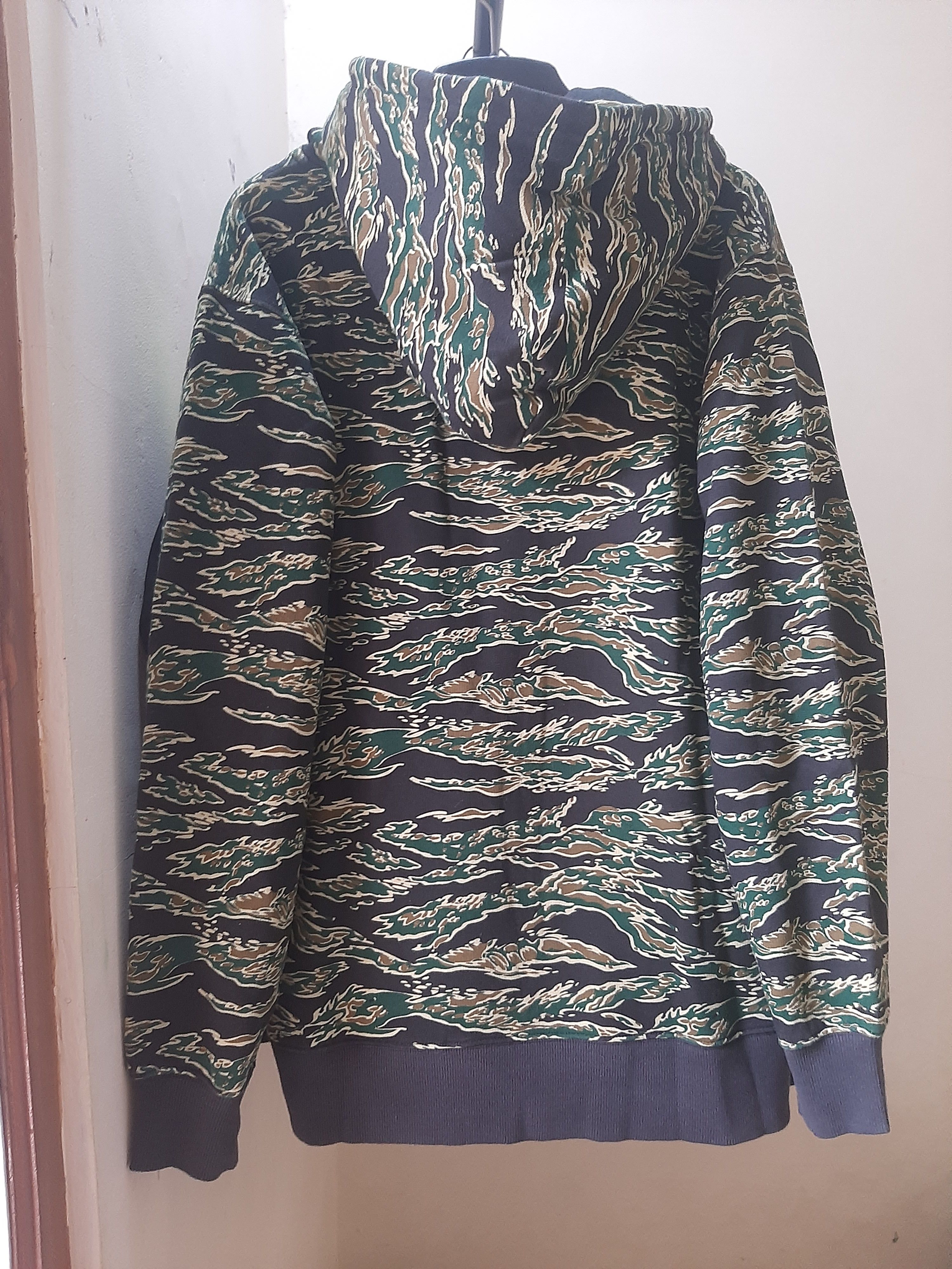 Japanese Brand Life Max Camo Tiger Hoodie Size US XL / EU 56 / 4 - 3 Thumbnail