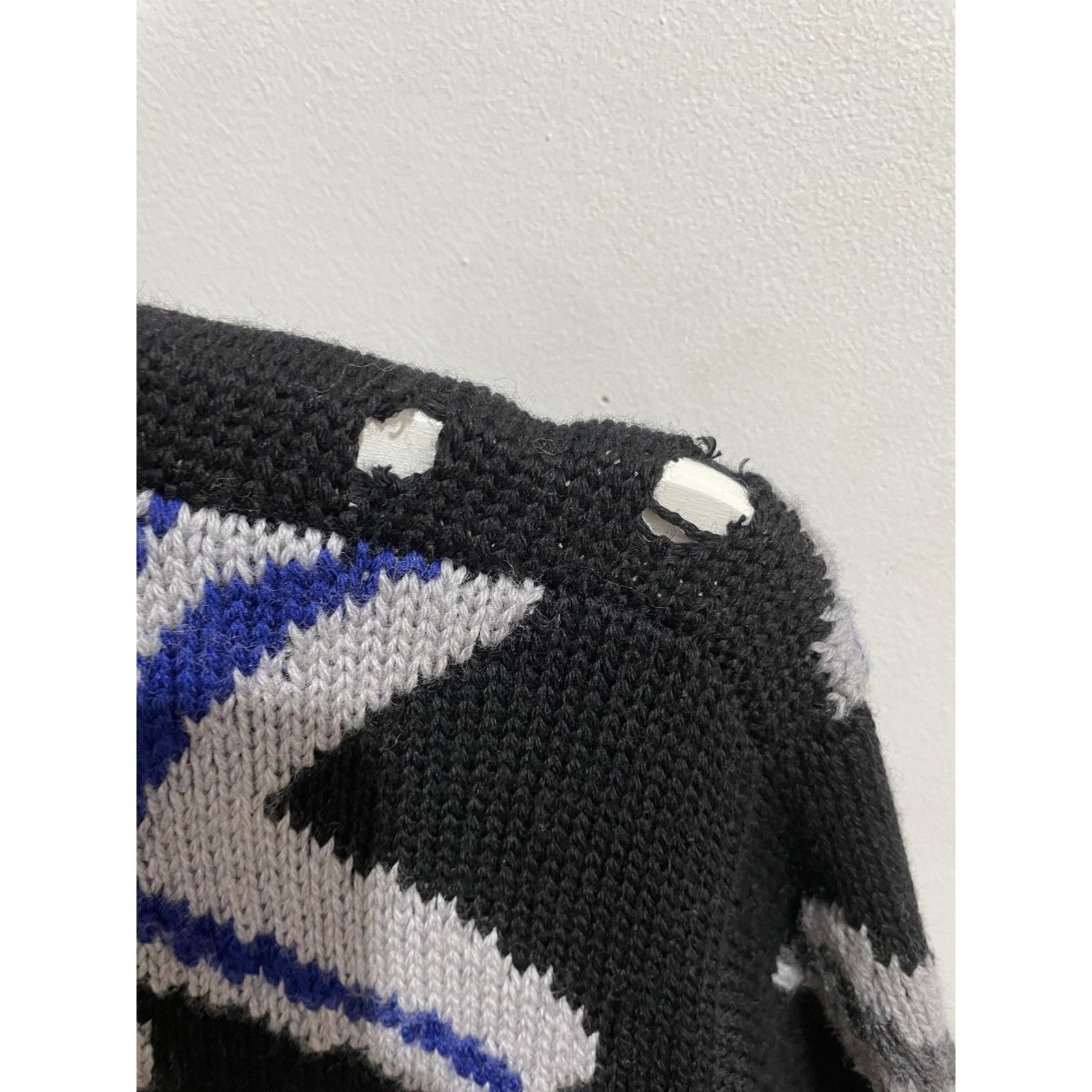 Fendi FENDI FRAGMENT MONOGRAM WOOL SWEATER SIZE 48 (US M) PREOWNED Size US M / EU 48-50 / 2 - 5 Thumbnail