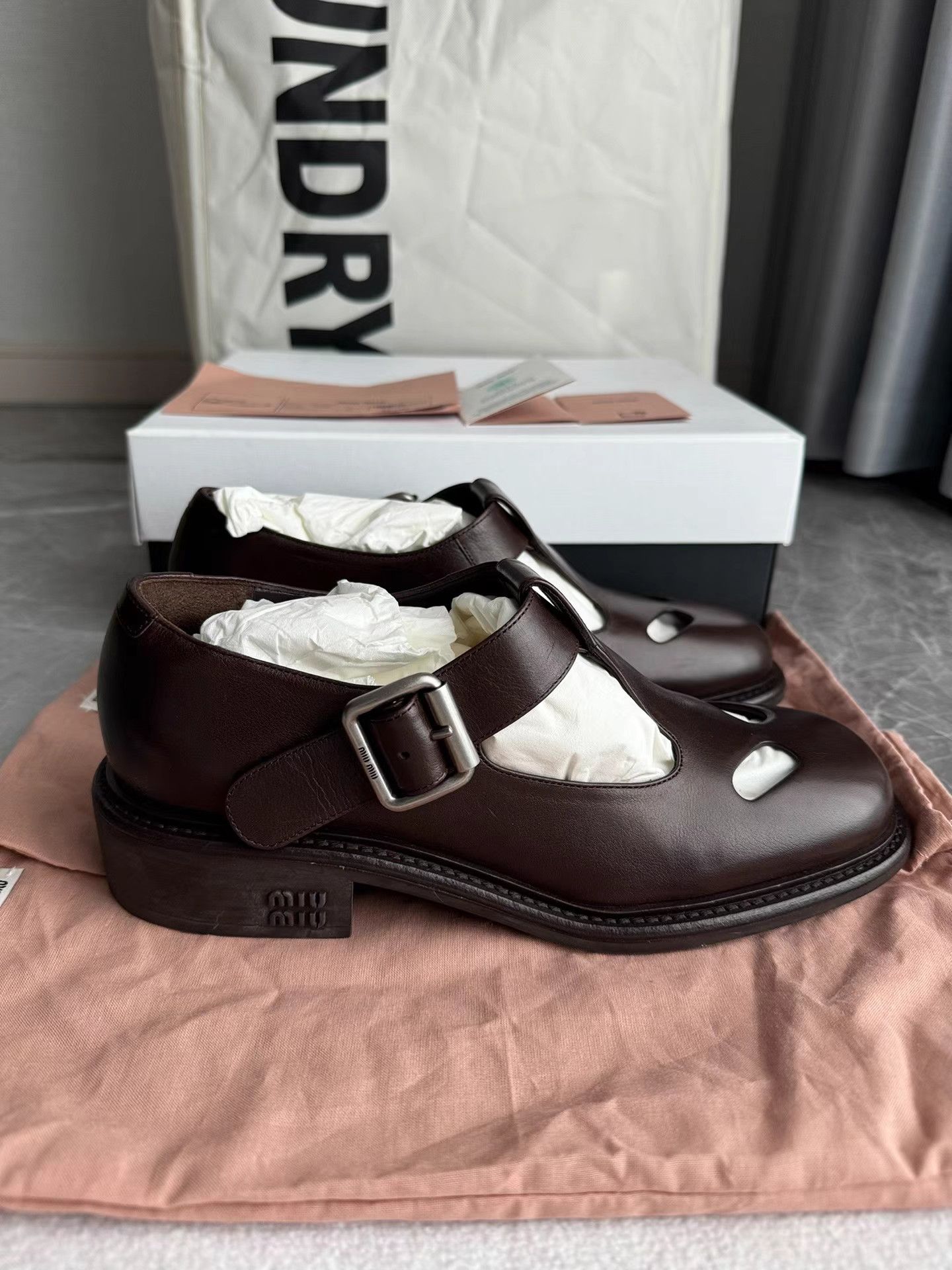 Miu Miu MiuMiu Cutout Mary Jane T-Strap Platform Shoes K6 Size US 7 / IT 37 - 4 Thumbnail