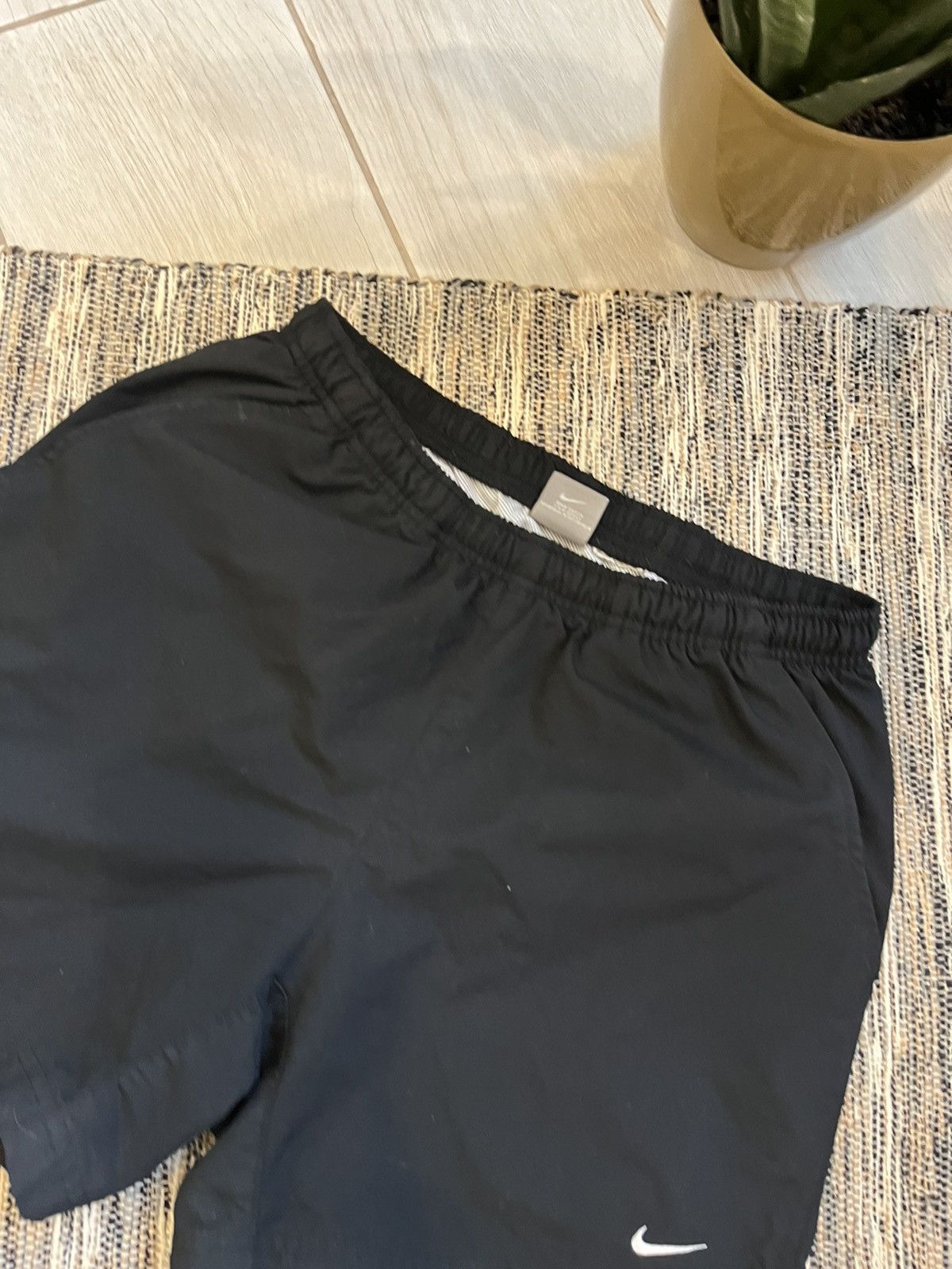 Nike × Vintage Vintage Nike shorts sportswear black minimalistic Size US 32 / EU 48 - 4 Thumbnail