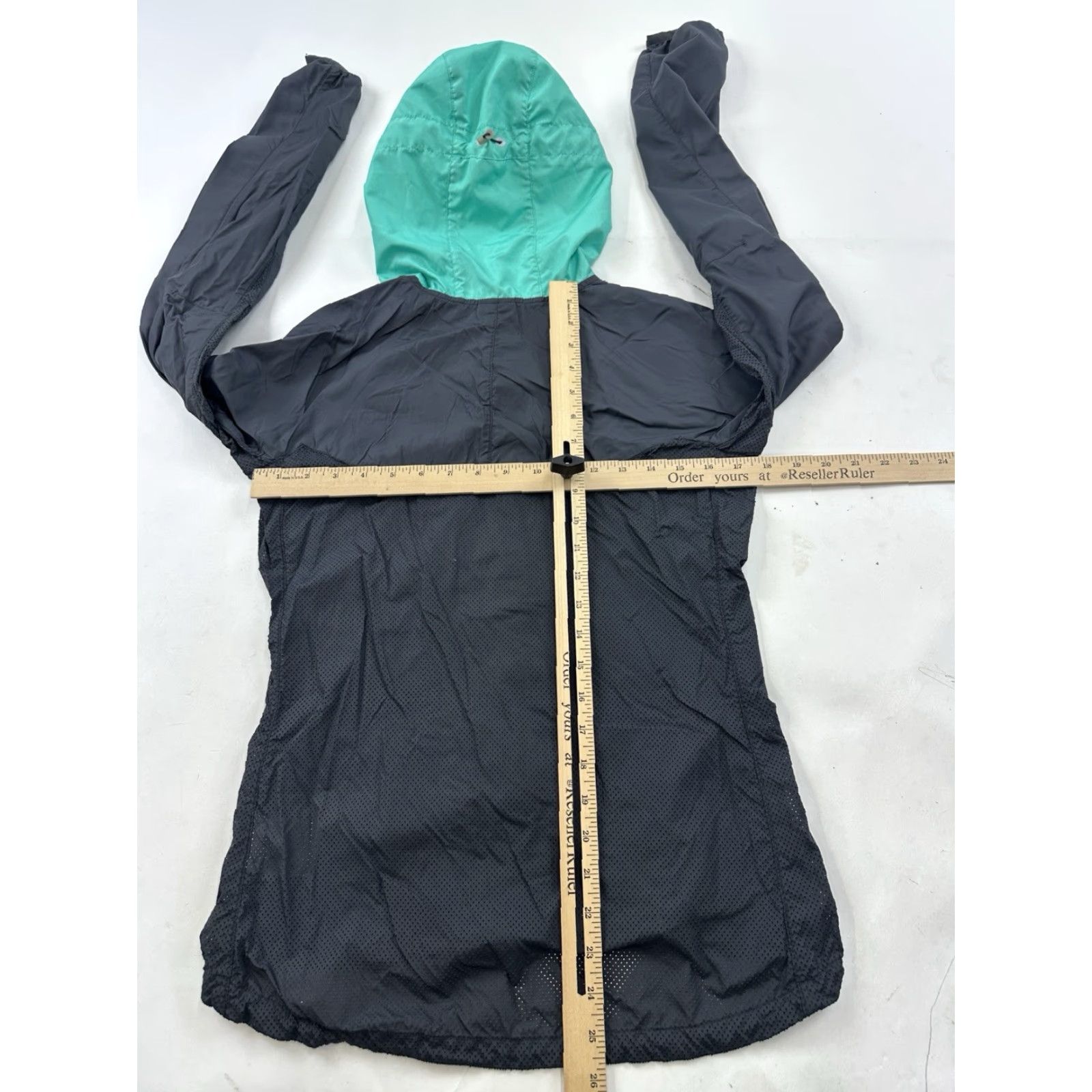 Nike NIKE Women's Small Black Lightweight Hooded Windbreaker Jacket for Running & Cross Training Size S / US 4 / IT 40 - 6 Thumbnail